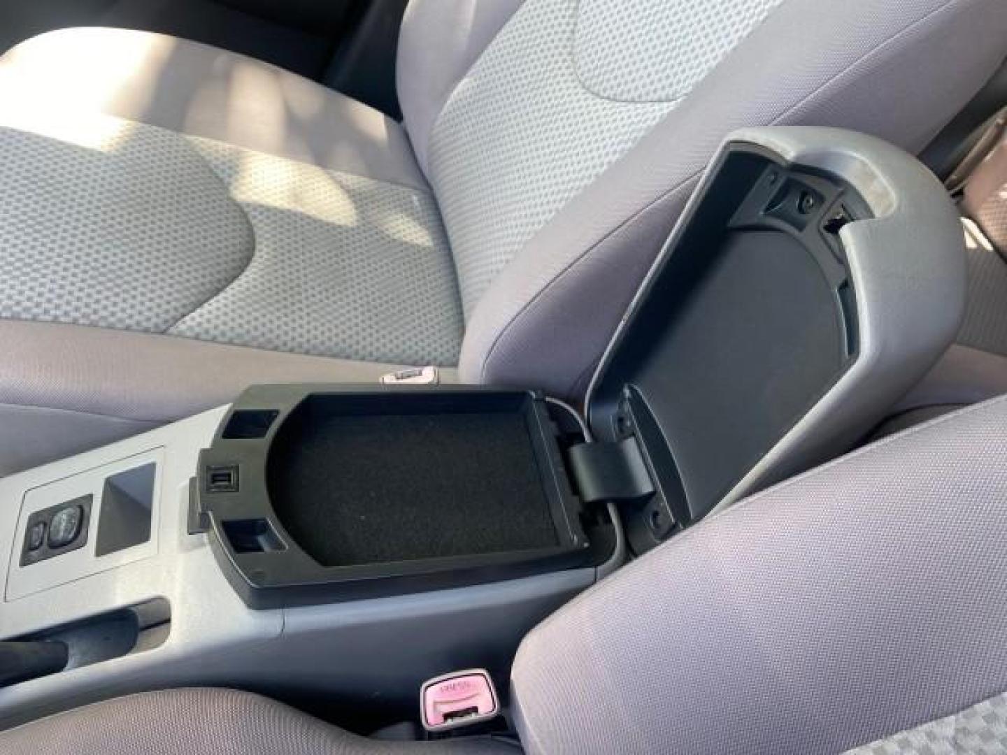 2006 Light Green Metallic /Ash Toyota RAV4 1 OWNER FLORIDA LOW MILES 74,672 (JTMZD33VX65) with an 2.4L DOHC SFI 16-Valve VVT-i 4-Cyl Engine engine, Automatic transmission, located at 4701 North Dixie Hwy, Pompano Beach, FL, 33064, (954) 422-2889, 26.240938, -80.123474 - OUR WEBPAGE FLORIDACARS1.COM HAS OVER 100 PHOTOS AND FREE CARFAX LINK 2006 TOYOTA RAV4 VIN: JTMZD33VX65027688 J T M Z D 3 3 V X 6 5 0 2 7 6 8 8 4 DOOR WAGON/SPORT UTILITY 2.4L I4 F DOHC 16V 30 MPG GASOLINE FRONT WHEEL DRIVE Top Features Cloth Seats Basic Features ABS Brakes Auxiliary Audio Input Pow - Photo#52