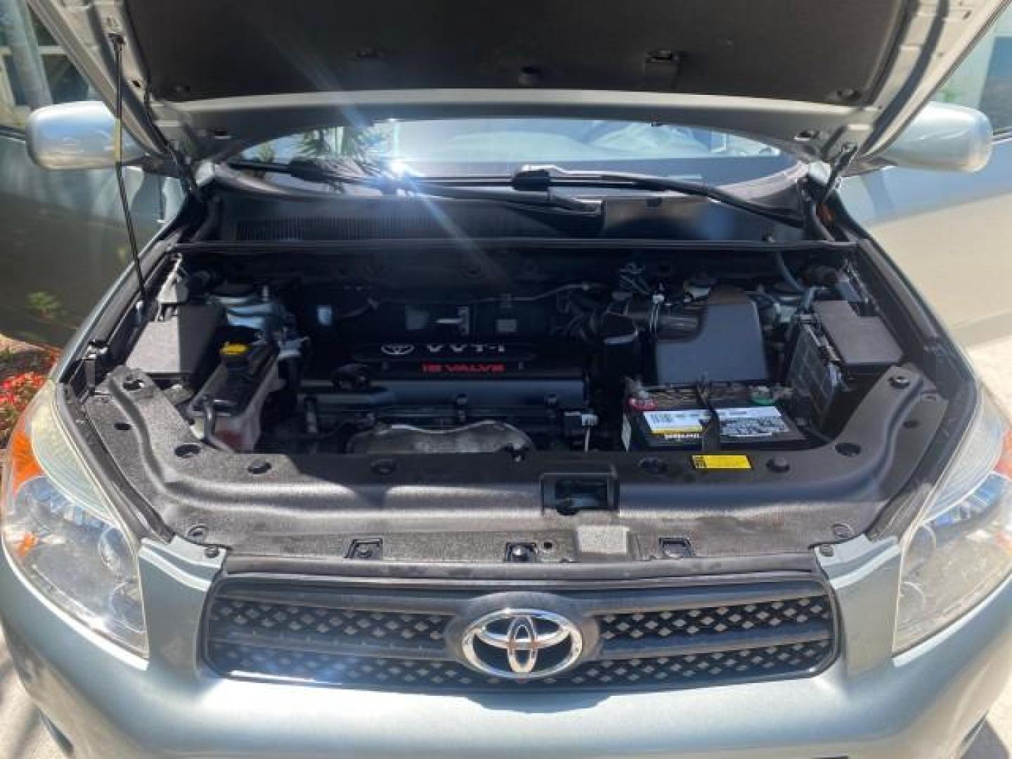 2006 Light Green Metallic /Ash Toyota RAV4 1 OWNER FLORIDA LOW MILES 74,672 (JTMZD33VX65) with an 2.4L DOHC SFI 16-Valve VVT-i 4-Cyl Engine engine, Automatic transmission, located at 4701 North Dixie Hwy, Pompano Beach, FL, 33064, (954) 422-2889, 26.240938, -80.123474 - OUR WEBPAGE FLORIDACARS1.COM HAS OVER 100 PHOTOS AND FREE CARFAX LINK 2006 TOYOTA RAV4 VIN: JTMZD33VX65027688 J T M Z D 3 3 V X 6 5 0 2 7 6 8 8 4 DOOR WAGON/SPORT UTILITY 2.4L I4 F DOHC 16V 30 MPG GASOLINE FRONT WHEEL DRIVE Top Features Cloth Seats Basic Features ABS Brakes Auxiliary Audio Input Pow - Photo#16