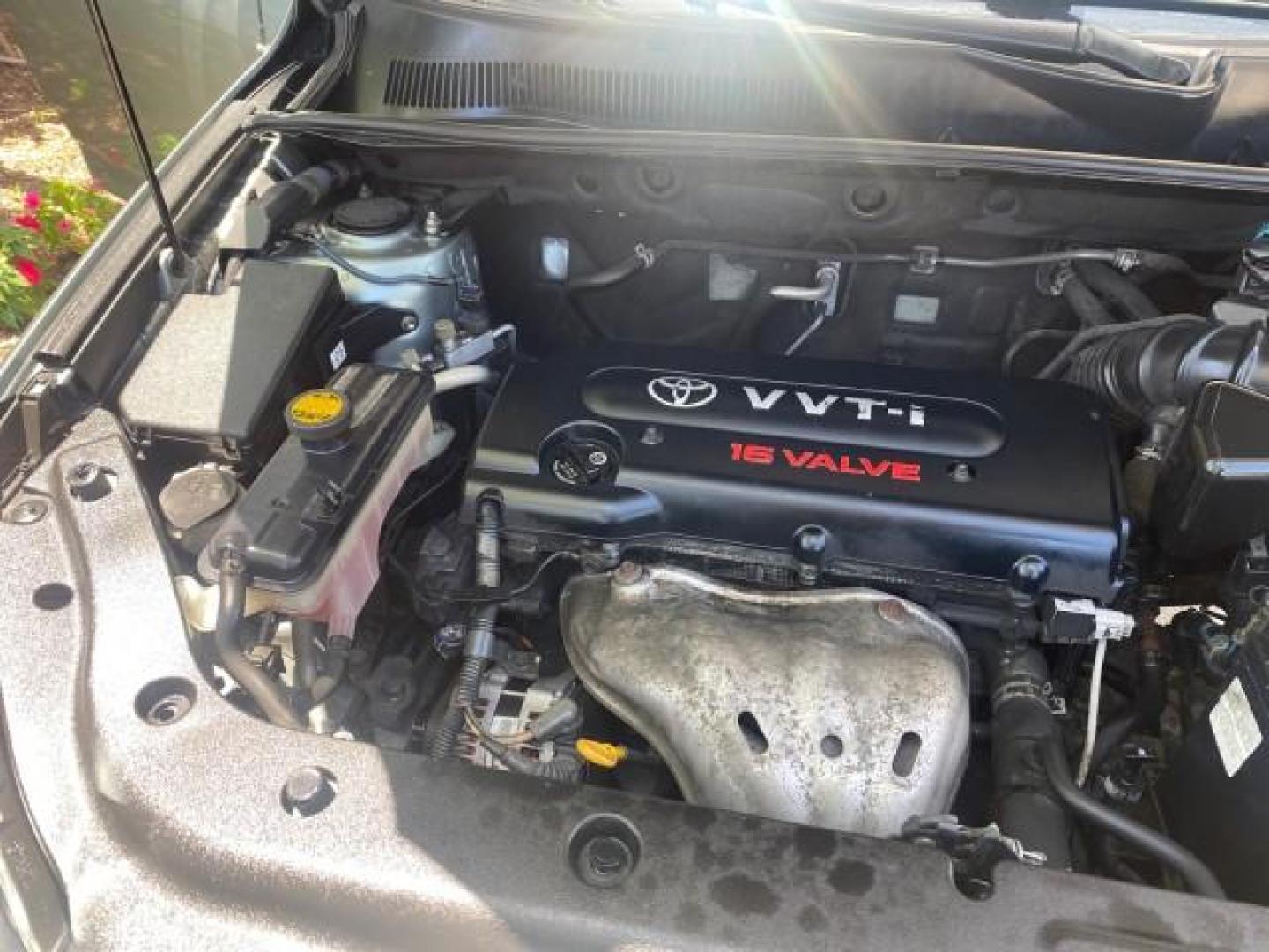 2006 Light Green Metallic /Ash Toyota RAV4 1 OWNER FLORIDA LOW MILES 74,672 (JTMZD33VX65) with an 2.4L DOHC SFI 16-Valve VVT-i 4-Cyl Engine engine, Automatic transmission, located at 4701 North Dixie Hwy, Pompano Beach, FL, 33064, (954) 422-2889, 26.240938, -80.123474 - OUR WEBPAGE FLORIDACARS1.COM HAS OVER 100 PHOTOS AND FREE CARFAX LINK 2006 TOYOTA RAV4 VIN: JTMZD33VX65027688 J T M Z D 3 3 V X 6 5 0 2 7 6 8 8 4 DOOR WAGON/SPORT UTILITY 2.4L I4 F DOHC 16V 30 MPG GASOLINE FRONT WHEEL DRIVE Top Features Cloth Seats Basic Features ABS Brakes Auxiliary Audio Input Pow - Photo#17
