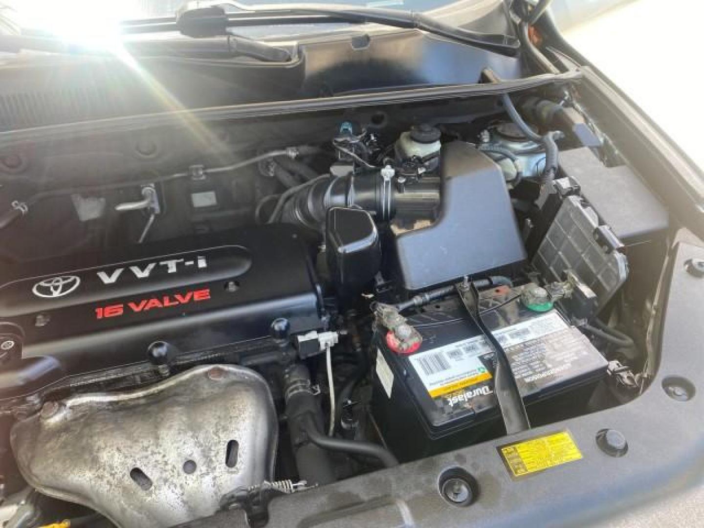 2006 Light Green Metallic /Ash Toyota RAV4 1 OWNER FLORIDA LOW MILES 74,672 (JTMZD33VX65) with an 2.4L DOHC SFI 16-Valve VVT-i 4-Cyl Engine engine, Automatic transmission, located at 4701 North Dixie Hwy, Pompano Beach, FL, 33064, (954) 422-2889, 26.240938, -80.123474 - OUR WEBPAGE FLORIDACARS1.COM HAS OVER 100 PHOTOS AND FREE CARFAX LINK 2006 TOYOTA RAV4 VIN: JTMZD33VX65027688 J T M Z D 3 3 V X 6 5 0 2 7 6 8 8 4 DOOR WAGON/SPORT UTILITY 2.4L I4 F DOHC 16V 30 MPG GASOLINE FRONT WHEEL DRIVE Top Features Cloth Seats Basic Features ABS Brakes Auxiliary Audio Input Pow - Photo#18