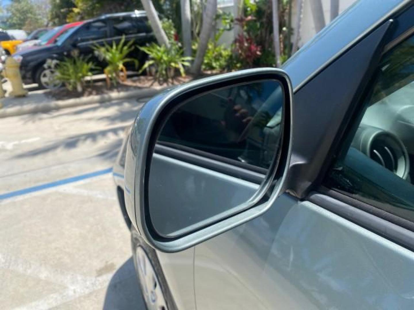 2006 Light Green Metallic /Ash Toyota RAV4 1 OWNER FLORIDA LOW MILES 74,672 (JTMZD33VX65) with an 2.4L DOHC SFI 16-Valve VVT-i 4-Cyl Engine engine, Automatic transmission, located at 4701 North Dixie Hwy, Pompano Beach, FL, 33064, (954) 422-2889, 26.240938, -80.123474 - OUR WEBPAGE FLORIDACARS1.COM HAS OVER 100 PHOTOS AND FREE CARFAX LINK 2006 TOYOTA RAV4 VIN: JTMZD33VX65027688 J T M Z D 3 3 V X 6 5 0 2 7 6 8 8 4 DOOR WAGON/SPORT UTILITY 2.4L I4 F DOHC 16V 30 MPG GASOLINE FRONT WHEEL DRIVE Top Features Cloth Seats Basic Features ABS Brakes Auxiliary Audio Input Pow - Photo#27