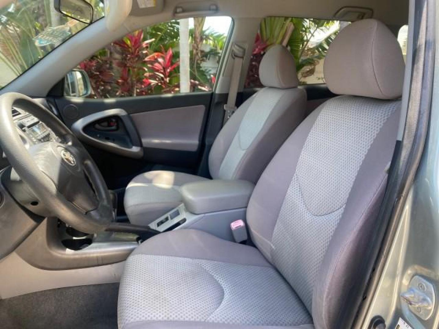 2006 Light Green Metallic /Ash Toyota RAV4 1 OWNER FLORIDA LOW MILES 74,672 (JTMZD33VX65) with an 2.4L DOHC SFI 16-Valve VVT-i 4-Cyl Engine engine, Automatic transmission, located at 4701 North Dixie Hwy, Pompano Beach, FL, 33064, (954) 422-2889, 26.240938, -80.123474 - OUR WEBPAGE FLORIDACARS1.COM HAS OVER 100 PHOTOS AND FREE CARFAX LINK 2006 TOYOTA RAV4 VIN: JTMZD33VX65027688 J T M Z D 3 3 V X 6 5 0 2 7 6 8 8 4 DOOR WAGON/SPORT UTILITY 2.4L I4 F DOHC 16V 30 MPG GASOLINE FRONT WHEEL DRIVE Top Features Cloth Seats Basic Features ABS Brakes Auxiliary Audio Input Pow - Photo#30