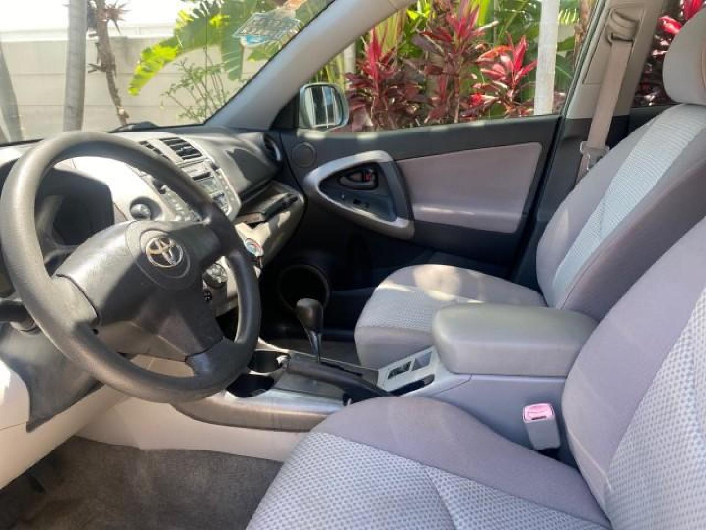 2006 Light Green Metallic /Ash Toyota RAV4 1 OWNER FLORIDA LOW MILES 74,672 (JTMZD33VX65) with an 2.4L DOHC SFI 16-Valve VVT-i 4-Cyl Engine engine, Automatic transmission, located at 4701 North Dixie Hwy, Pompano Beach, FL, 33064, (954) 422-2889, 26.240938, -80.123474 - OUR WEBPAGE FLORIDACARS1.COM HAS OVER 100 PHOTOS AND FREE CARFAX LINK 2006 TOYOTA RAV4 VIN: JTMZD33VX65027688 J T M Z D 3 3 V X 6 5 0 2 7 6 8 8 4 DOOR WAGON/SPORT UTILITY 2.4L I4 F DOHC 16V 30 MPG GASOLINE FRONT WHEEL DRIVE Top Features Cloth Seats Basic Features ABS Brakes Auxiliary Audio Input Pow - Photo#31