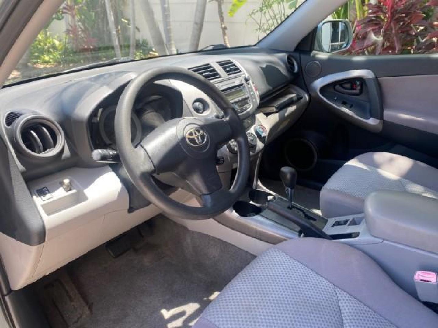 2006 Light Green Metallic /Ash Toyota RAV4 1 OWNER FLORIDA LOW MILES 74,672 (JTMZD33VX65) with an 2.4L DOHC SFI 16-Valve VVT-i 4-Cyl Engine engine, Automatic transmission, located at 4701 North Dixie Hwy, Pompano Beach, FL, 33064, (954) 422-2889, 26.240938, -80.123474 - OUR WEBPAGE FLORIDACARS1.COM HAS OVER 100 PHOTOS AND FREE CARFAX LINK 2006 TOYOTA RAV4 VIN: JTMZD33VX65027688 J T M Z D 3 3 V X 6 5 0 2 7 6 8 8 4 DOOR WAGON/SPORT UTILITY 2.4L I4 F DOHC 16V 30 MPG GASOLINE FRONT WHEEL DRIVE Top Features Cloth Seats Basic Features ABS Brakes Auxiliary Audio Input Pow - Photo#32