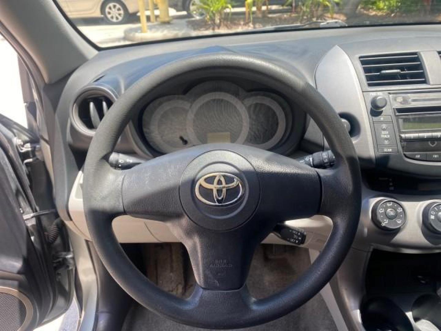 2006 Light Green Metallic /Ash Toyota RAV4 1 OWNER FLORIDA LOW MILES 74,672 (JTMZD33VX65) with an 2.4L DOHC SFI 16-Valve VVT-i 4-Cyl Engine engine, Automatic transmission, located at 4701 North Dixie Hwy, Pompano Beach, FL, 33064, (954) 422-2889, 26.240938, -80.123474 - OUR WEBPAGE FLORIDACARS1.COM HAS OVER 100 PHOTOS AND FREE CARFAX LINK 2006 TOYOTA RAV4 VIN: JTMZD33VX65027688 J T M Z D 3 3 V X 6 5 0 2 7 6 8 8 4 DOOR WAGON/SPORT UTILITY 2.4L I4 F DOHC 16V 30 MPG GASOLINE FRONT WHEEL DRIVE Top Features Cloth Seats Basic Features ABS Brakes Auxiliary Audio Input Pow - Photo#33