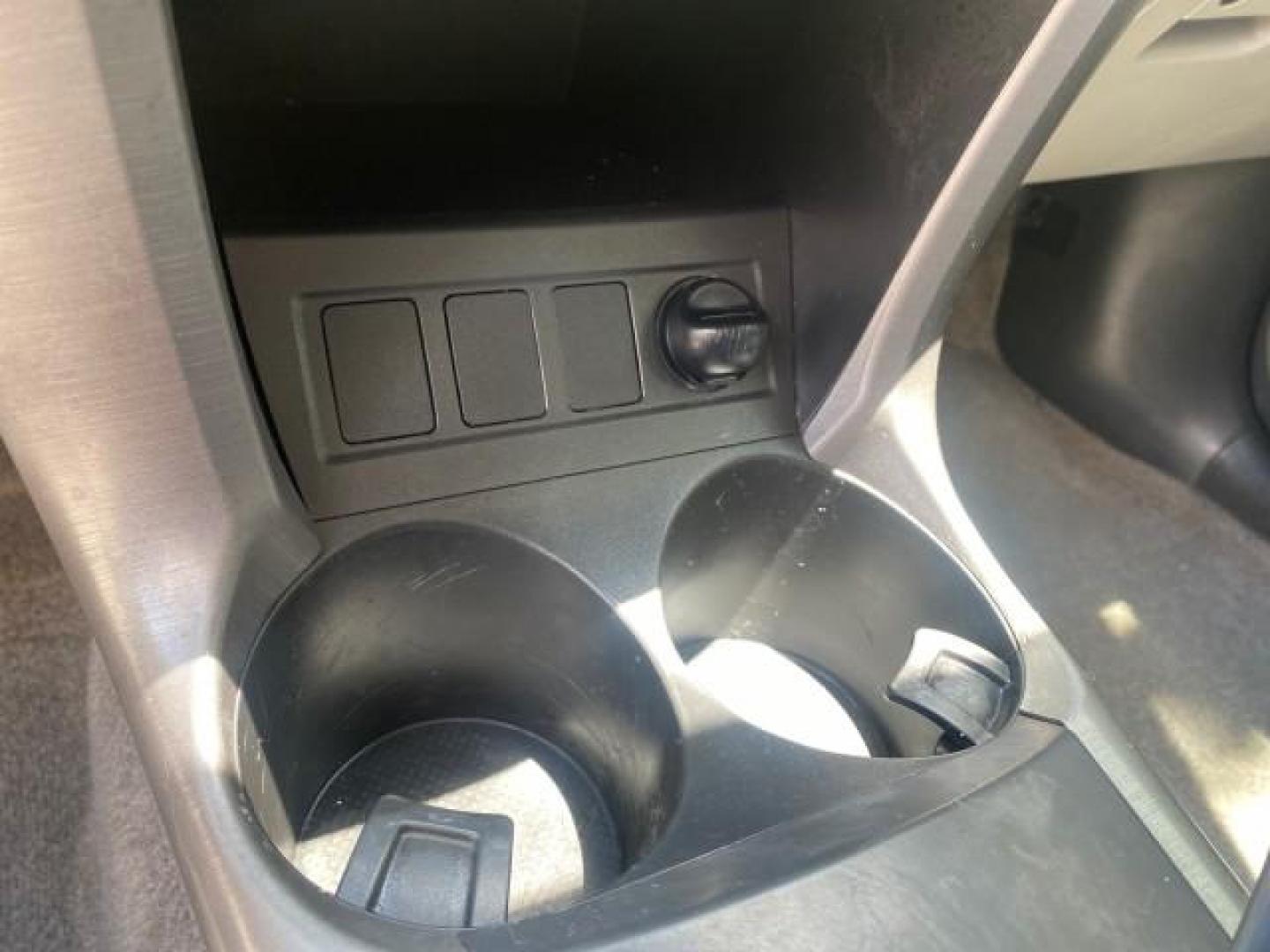 2006 Light Green Metallic /Ash Toyota RAV4 1 OWNER FLORIDA LOW MILES 74,672 (JTMZD33VX65) with an 2.4L DOHC SFI 16-Valve VVT-i 4-Cyl Engine engine, Automatic transmission, located at 4701 North Dixie Hwy, Pompano Beach, FL, 33064, (954) 422-2889, 26.240938, -80.123474 - OUR WEBPAGE FLORIDACARS1.COM HAS OVER 100 PHOTOS AND FREE CARFAX LINK 2006 TOYOTA RAV4 VIN: JTMZD33VX65027688 J T M Z D 3 3 V X 6 5 0 2 7 6 8 8 4 DOOR WAGON/SPORT UTILITY 2.4L I4 F DOHC 16V 30 MPG GASOLINE FRONT WHEEL DRIVE Top Features Cloth Seats Basic Features ABS Brakes Auxiliary Audio Input Pow - Photo#41