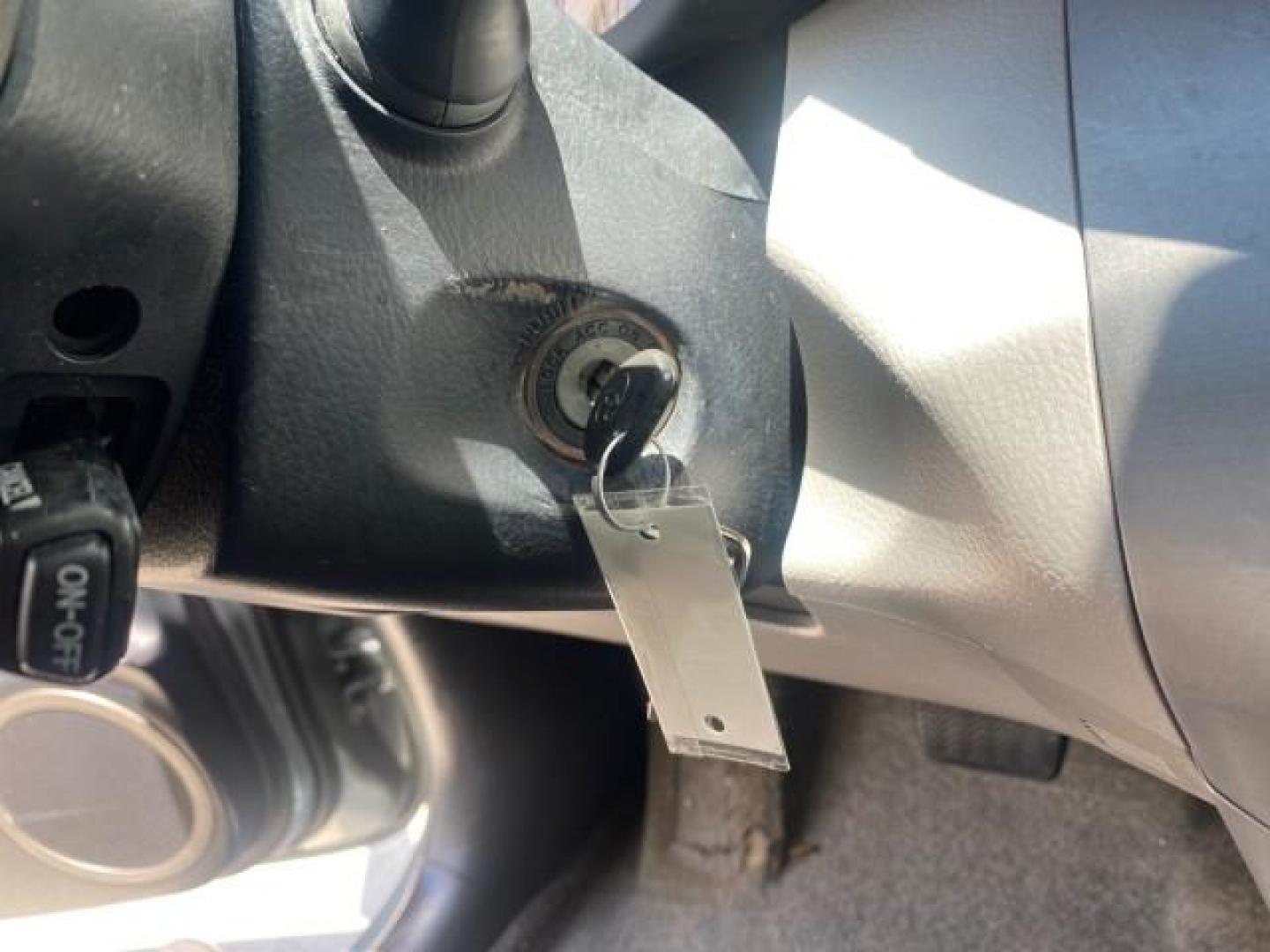 2006 Light Green Metallic /Ash Toyota RAV4 1 OWNER FLORIDA LOW MILES 74,672 (JTMZD33VX65) with an 2.4L DOHC SFI 16-Valve VVT-i 4-Cyl Engine engine, Automatic transmission, located at 4701 North Dixie Hwy, Pompano Beach, FL, 33064, (954) 422-2889, 26.240938, -80.123474 - OUR WEBPAGE FLORIDACARS1.COM HAS OVER 100 PHOTOS AND FREE CARFAX LINK 2006 TOYOTA RAV4 VIN: JTMZD33VX65027688 J T M Z D 3 3 V X 6 5 0 2 7 6 8 8 4 DOOR WAGON/SPORT UTILITY 2.4L I4 F DOHC 16V 30 MPG GASOLINE FRONT WHEEL DRIVE Top Features Cloth Seats Basic Features ABS Brakes Auxiliary Audio Input Pow - Photo#42