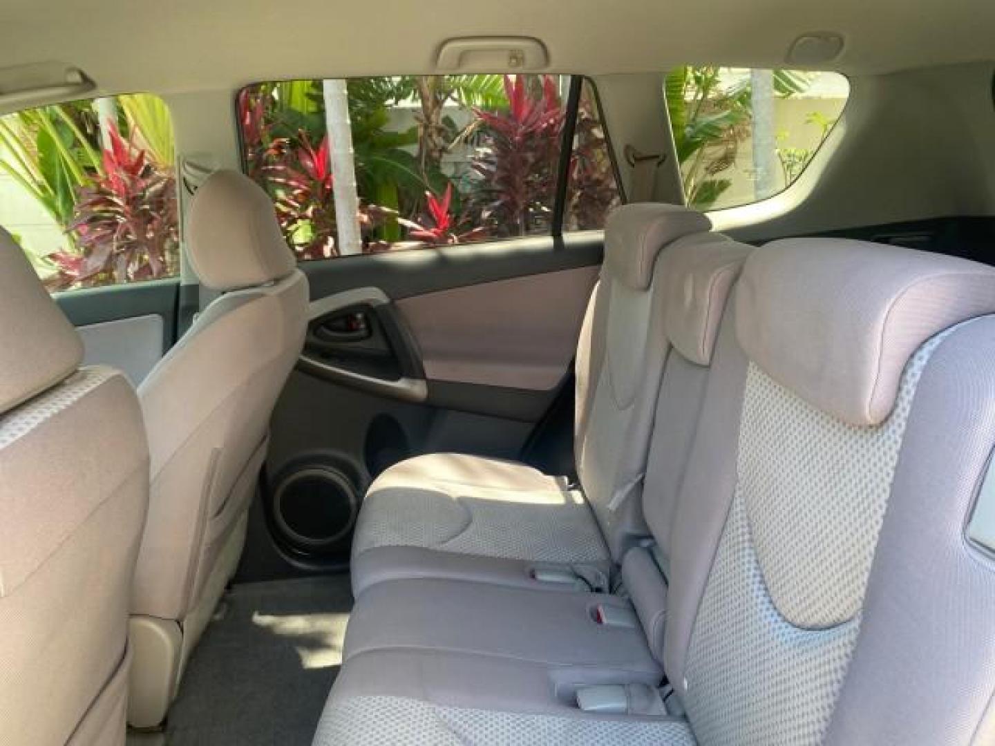 2006 Light Green Metallic /Ash Toyota RAV4 1 OWNER FLORIDA LOW MILES 74,672 (JTMZD33VX65) with an 2.4L DOHC SFI 16-Valve VVT-i 4-Cyl Engine engine, Automatic transmission, located at 4701 North Dixie Hwy, Pompano Beach, FL, 33064, (954) 422-2889, 26.240938, -80.123474 - OUR WEBPAGE FLORIDACARS1.COM HAS OVER 100 PHOTOS AND FREE CARFAX LINK 2006 TOYOTA RAV4 VIN: JTMZD33VX65027688 J T M Z D 3 3 V X 6 5 0 2 7 6 8 8 4 DOOR WAGON/SPORT UTILITY 2.4L I4 F DOHC 16V 30 MPG GASOLINE FRONT WHEEL DRIVE Top Features Cloth Seats Basic Features ABS Brakes Auxiliary Audio Input Pow - Photo#57