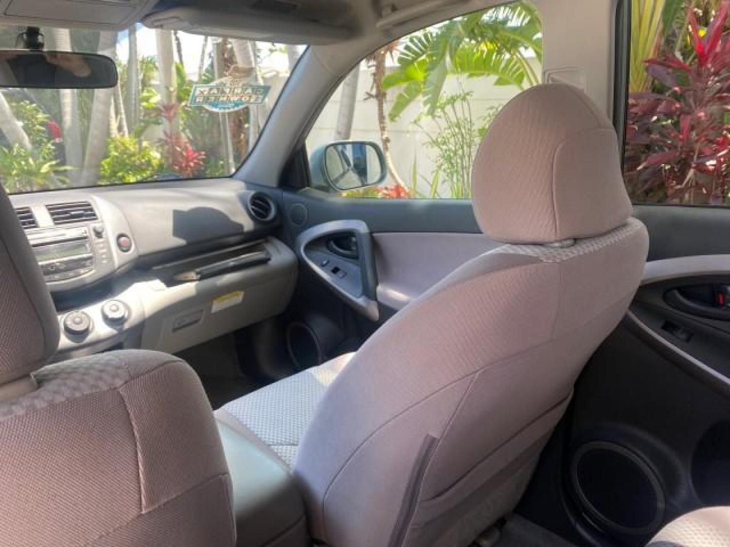 2006 Light Green Metallic /Ash Toyota RAV4 1 OWNER FLORIDA LOW MILES 74,672 (JTMZD33VX65) with an 2.4L DOHC SFI 16-Valve VVT-i 4-Cyl Engine engine, Automatic transmission, located at 4701 North Dixie Hwy, Pompano Beach, FL, 33064, (954) 422-2889, 26.240938, -80.123474 - OUR WEBPAGE FLORIDACARS1.COM HAS OVER 100 PHOTOS AND FREE CARFAX LINK 2006 TOYOTA RAV4 VIN: JTMZD33VX65027688 J T M Z D 3 3 V X 6 5 0 2 7 6 8 8 4 DOOR WAGON/SPORT UTILITY 2.4L I4 F DOHC 16V 30 MPG GASOLINE FRONT WHEEL DRIVE Top Features Cloth Seats Basic Features ABS Brakes Auxiliary Audio Input Pow - Photo#60