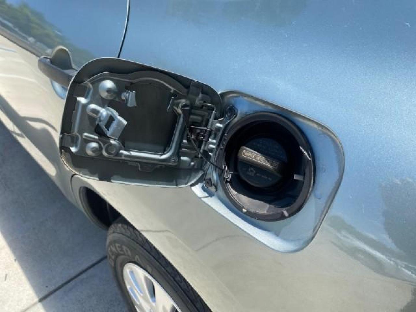 2006 Light Green Metallic /Ash Toyota RAV4 1 OWNER FLORIDA LOW MILES 74,672 (JTMZD33VX65) with an 2.4L DOHC SFI 16-Valve VVT-i 4-Cyl Engine engine, Automatic transmission, located at 4701 North Dixie Hwy, Pompano Beach, FL, 33064, (954) 422-2889, 26.240938, -80.123474 - OUR WEBPAGE FLORIDACARS1.COM HAS OVER 100 PHOTOS AND FREE CARFAX LINK 2006 TOYOTA RAV4 VIN: JTMZD33VX65027688 J T M Z D 3 3 V X 6 5 0 2 7 6 8 8 4 DOOR WAGON/SPORT UTILITY 2.4L I4 F DOHC 16V 30 MPG GASOLINE FRONT WHEEL DRIVE Top Features Cloth Seats Basic Features ABS Brakes Auxiliary Audio Input Pow - Photo#65