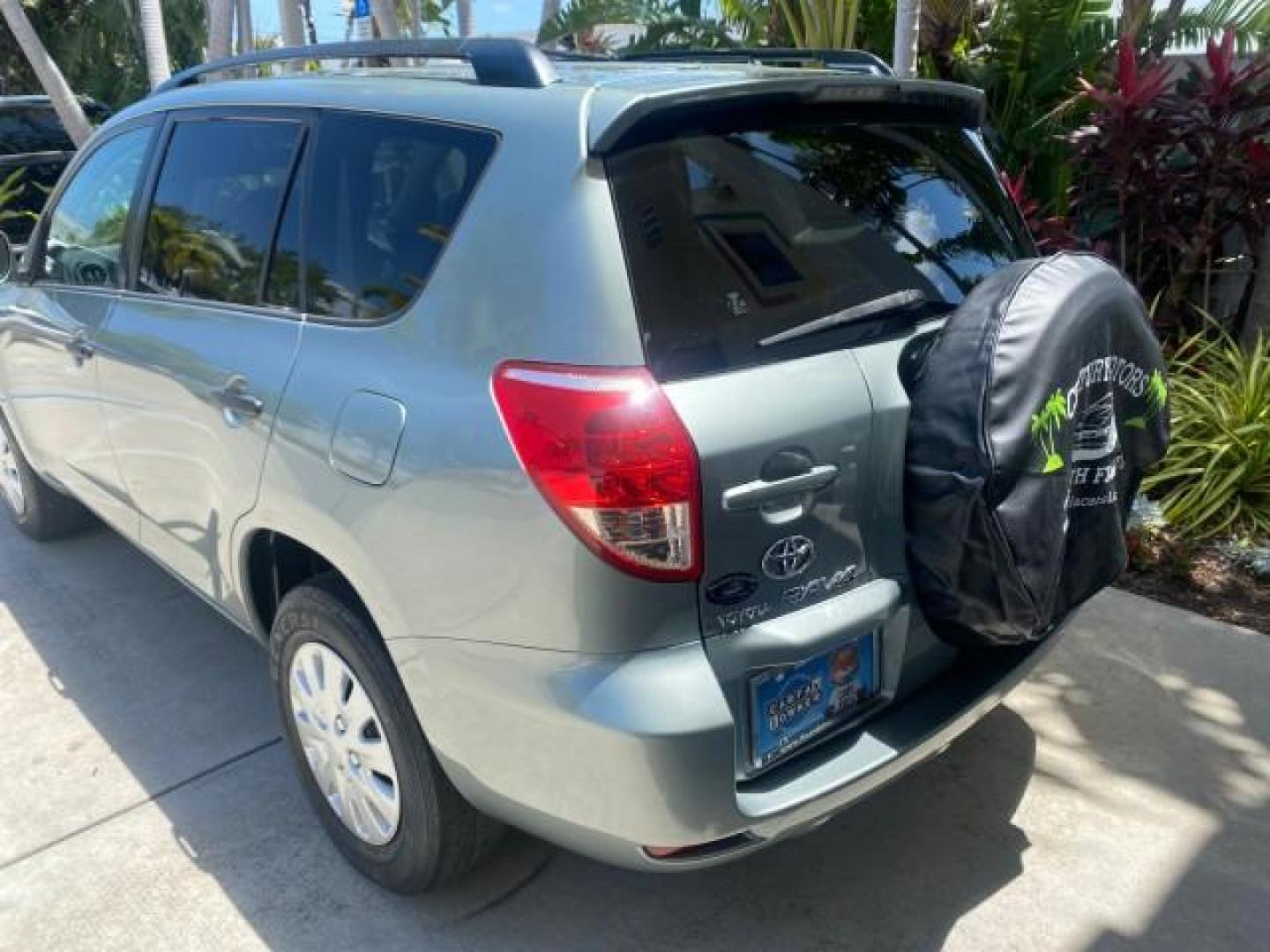 2006 Light Green Metallic /Ash Toyota RAV4 1 OWNER FLORIDA LOW MILES 74,672 (JTMZD33VX65) with an 2.4L DOHC SFI 16-Valve VVT-i 4-Cyl Engine engine, Automatic transmission, located at 4701 North Dixie Hwy, Pompano Beach, FL, 33064, (954) 422-2889, 26.240938, -80.123474 - OUR WEBPAGE FLORIDACARS1.COM HAS OVER 100 PHOTOS AND FREE CARFAX LINK 2006 TOYOTA RAV4 VIN: JTMZD33VX65027688 J T M Z D 3 3 V X 6 5 0 2 7 6 8 8 4 DOOR WAGON/SPORT UTILITY 2.4L I4 F DOHC 16V 30 MPG GASOLINE FRONT WHEEL DRIVE Top Features Cloth Seats Basic Features ABS Brakes Auxiliary Audio Input Pow - Photo#66