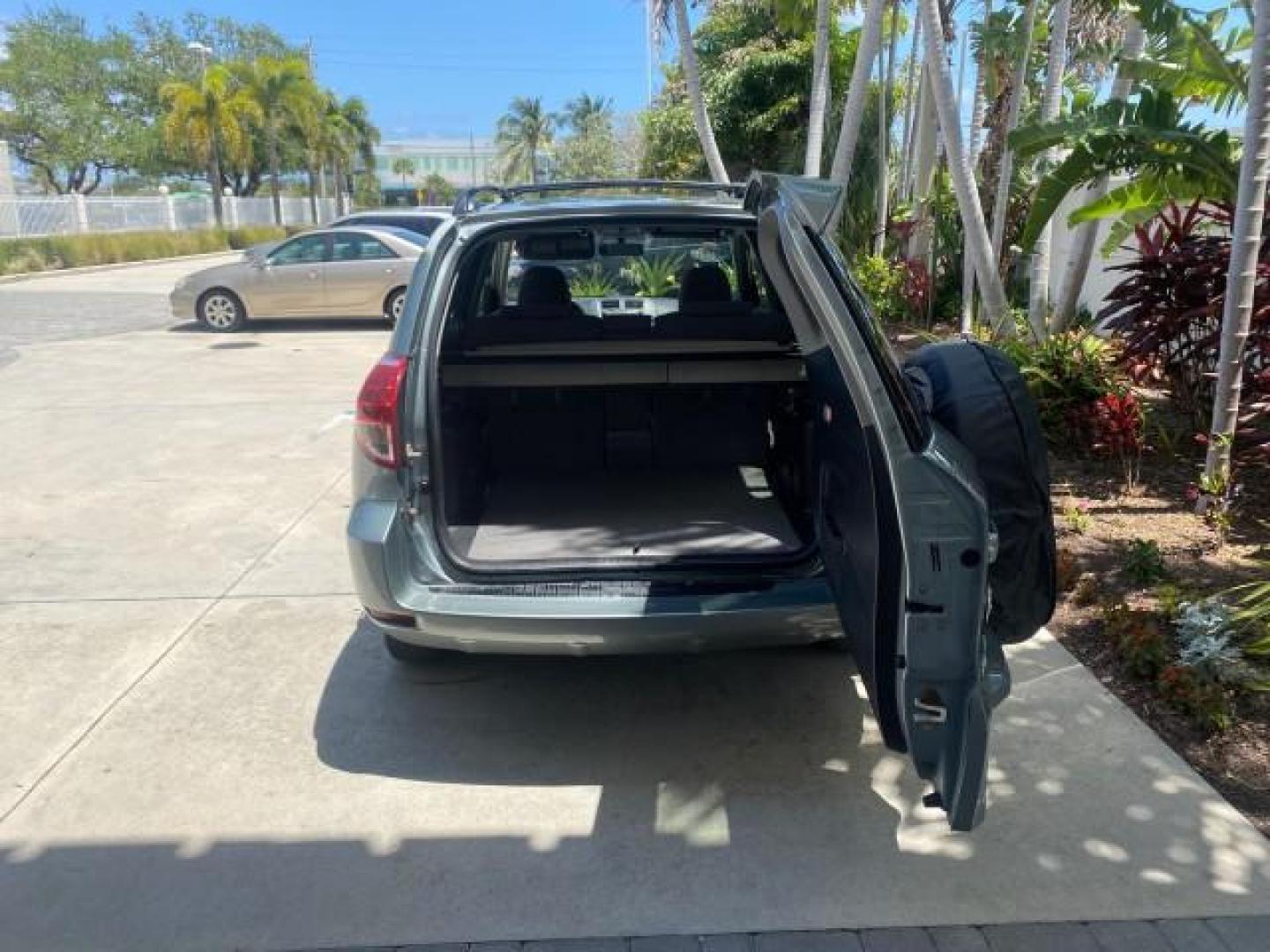 2006 Light Green Metallic /Ash Toyota RAV4 1 OWNER FLORIDA LOW MILES 74,672 (JTMZD33VX65) with an 2.4L DOHC SFI 16-Valve VVT-i 4-Cyl Engine engine, Automatic transmission, located at 4701 North Dixie Hwy, Pompano Beach, FL, 33064, (954) 422-2889, 26.240938, -80.123474 - OUR WEBPAGE FLORIDACARS1.COM HAS OVER 100 PHOTOS AND FREE CARFAX LINK 2006 TOYOTA RAV4 VIN: JTMZD33VX65027688 J T M Z D 3 3 V X 6 5 0 2 7 6 8 8 4 DOOR WAGON/SPORT UTILITY 2.4L I4 F DOHC 16V 30 MPG GASOLINE FRONT WHEEL DRIVE Top Features Cloth Seats Basic Features ABS Brakes Auxiliary Audio Input Pow - Photo#69