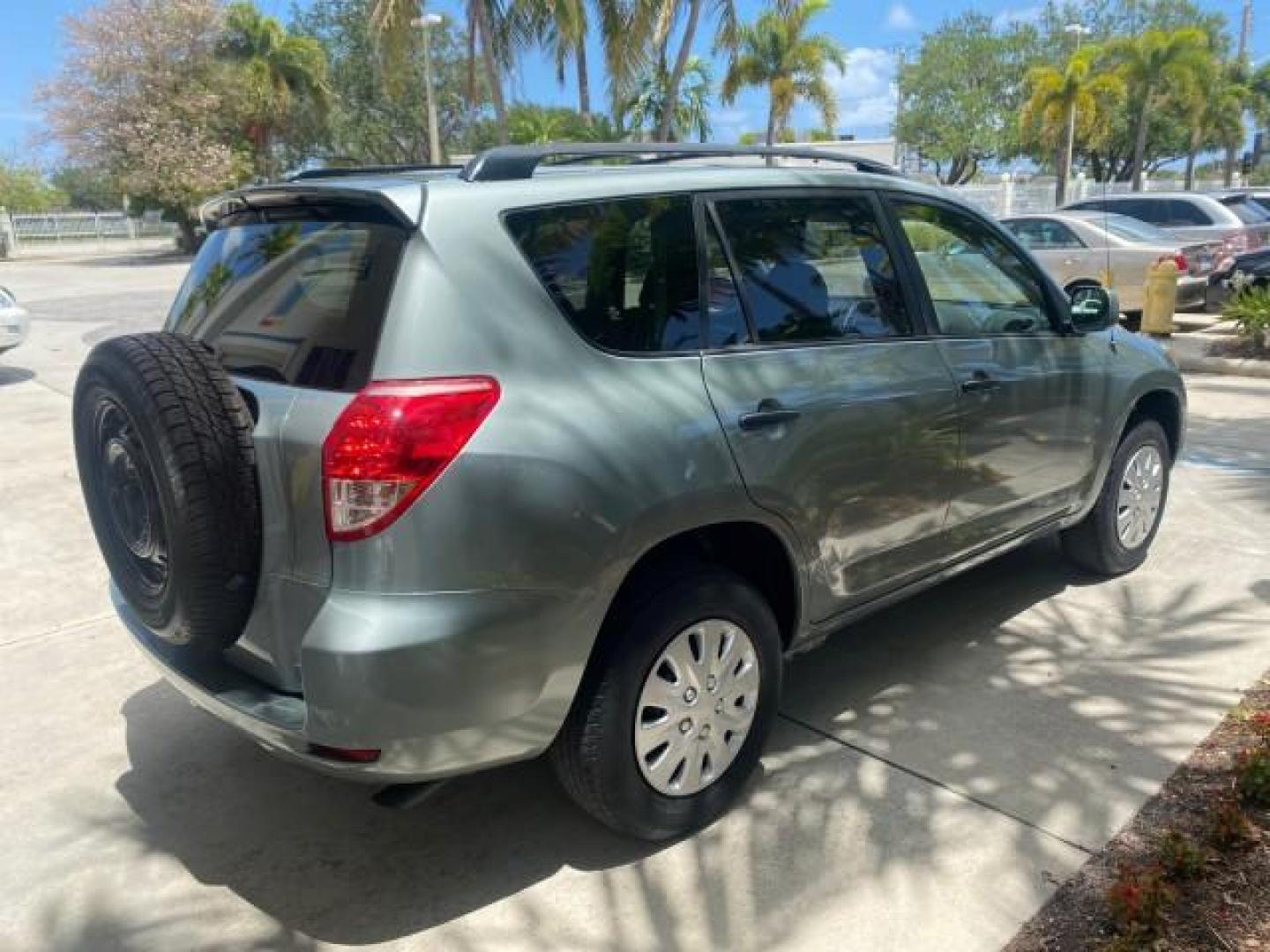 2006 Light Green Metallic /Ash Toyota RAV4 1 OWNER FLORIDA LOW MILES 74,672 (JTMZD33VX65) with an 2.4L DOHC SFI 16-Valve VVT-i 4-Cyl Engine engine, Automatic transmission, located at 4701 North Dixie Hwy, Pompano Beach, FL, 33064, (954) 422-2889, 26.240938, -80.123474 - OUR WEBPAGE FLORIDACARS1.COM HAS OVER 100 PHOTOS AND FREE CARFAX LINK 2006 TOYOTA RAV4 VIN: JTMZD33VX65027688 J T M Z D 3 3 V X 6 5 0 2 7 6 8 8 4 DOOR WAGON/SPORT UTILITY 2.4L I4 F DOHC 16V 30 MPG GASOLINE FRONT WHEEL DRIVE Top Features Cloth Seats Basic Features ABS Brakes Auxiliary Audio Input Pow - Photo#7