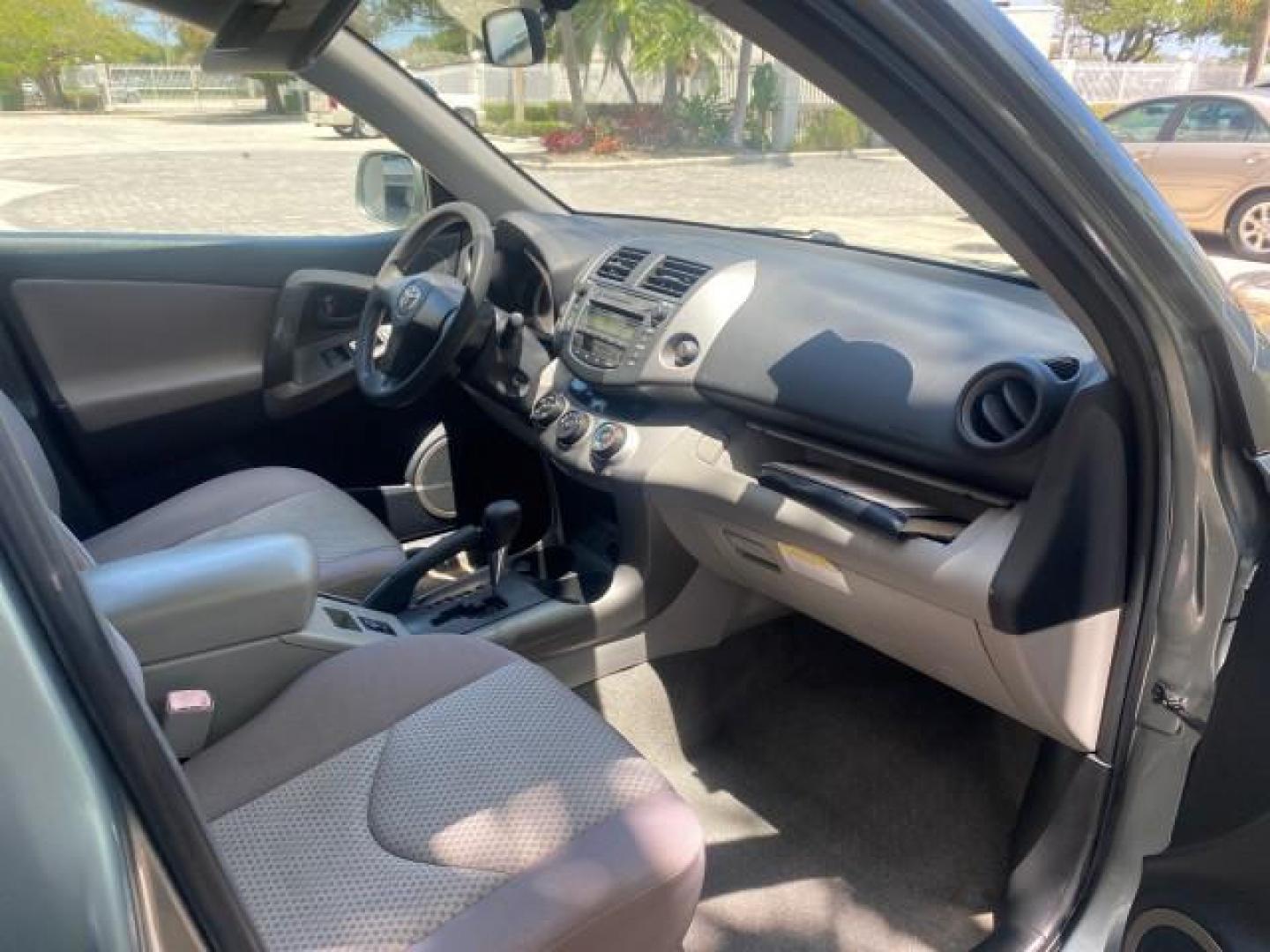 2006 Light Green Metallic /Ash Toyota RAV4 1 OWNER FLORIDA LOW MILES 74,672 (JTMZD33VX65) with an 2.4L DOHC SFI 16-Valve VVT-i 4-Cyl Engine engine, Automatic transmission, located at 4701 North Dixie Hwy, Pompano Beach, FL, 33064, (954) 422-2889, 26.240938, -80.123474 - OUR WEBPAGE FLORIDACARS1.COM HAS OVER 100 PHOTOS AND FREE CARFAX LINK 2006 TOYOTA RAV4 VIN: JTMZD33VX65027688 J T M Z D 3 3 V X 6 5 0 2 7 6 8 8 4 DOOR WAGON/SPORT UTILITY 2.4L I4 F DOHC 16V 30 MPG GASOLINE FRONT WHEEL DRIVE Top Features Cloth Seats Basic Features ABS Brakes Auxiliary Audio Input Pow - Photo#86