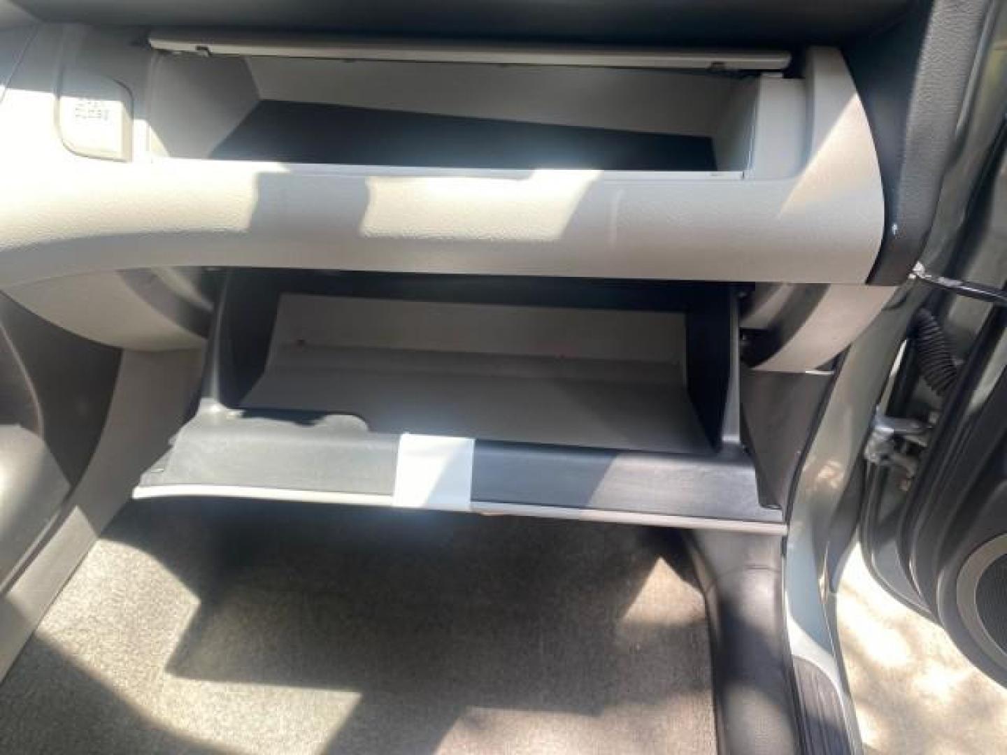 2006 Light Green Metallic /Ash Toyota RAV4 1 OWNER FLORIDA LOW MILES 74,672 (JTMZD33VX65) with an 2.4L DOHC SFI 16-Valve VVT-i 4-Cyl Engine engine, Automatic transmission, located at 4701 North Dixie Hwy, Pompano Beach, FL, 33064, (954) 422-2889, 26.240938, -80.123474 - OUR WEBPAGE FLORIDACARS1.COM HAS OVER 100 PHOTOS AND FREE CARFAX LINK 2006 TOYOTA RAV4 VIN: JTMZD33VX65027688 J T M Z D 3 3 V X 6 5 0 2 7 6 8 8 4 DOOR WAGON/SPORT UTILITY 2.4L I4 F DOHC 16V 30 MPG GASOLINE FRONT WHEEL DRIVE Top Features Cloth Seats Basic Features ABS Brakes Auxiliary Audio Input Pow - Photo#89