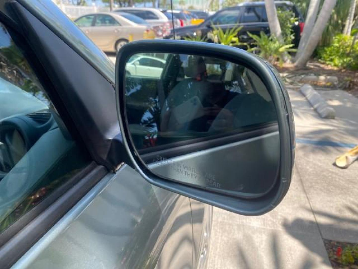 2006 Light Green Metallic /Ash Toyota RAV4 1 OWNER FLORIDA LOW MILES 74,672 (JTMZD33VX65) with an 2.4L DOHC SFI 16-Valve VVT-i 4-Cyl Engine engine, Automatic transmission, located at 4701 North Dixie Hwy, Pompano Beach, FL, 33064, (954) 422-2889, 26.240938, -80.123474 - OUR WEBPAGE FLORIDACARS1.COM HAS OVER 100 PHOTOS AND FREE CARFAX LINK 2006 TOYOTA RAV4 VIN: JTMZD33VX65027688 J T M Z D 3 3 V X 6 5 0 2 7 6 8 8 4 DOOR WAGON/SPORT UTILITY 2.4L I4 F DOHC 16V 30 MPG GASOLINE FRONT WHEEL DRIVE Top Features Cloth Seats Basic Features ABS Brakes Auxiliary Audio Input Pow - Photo#90
