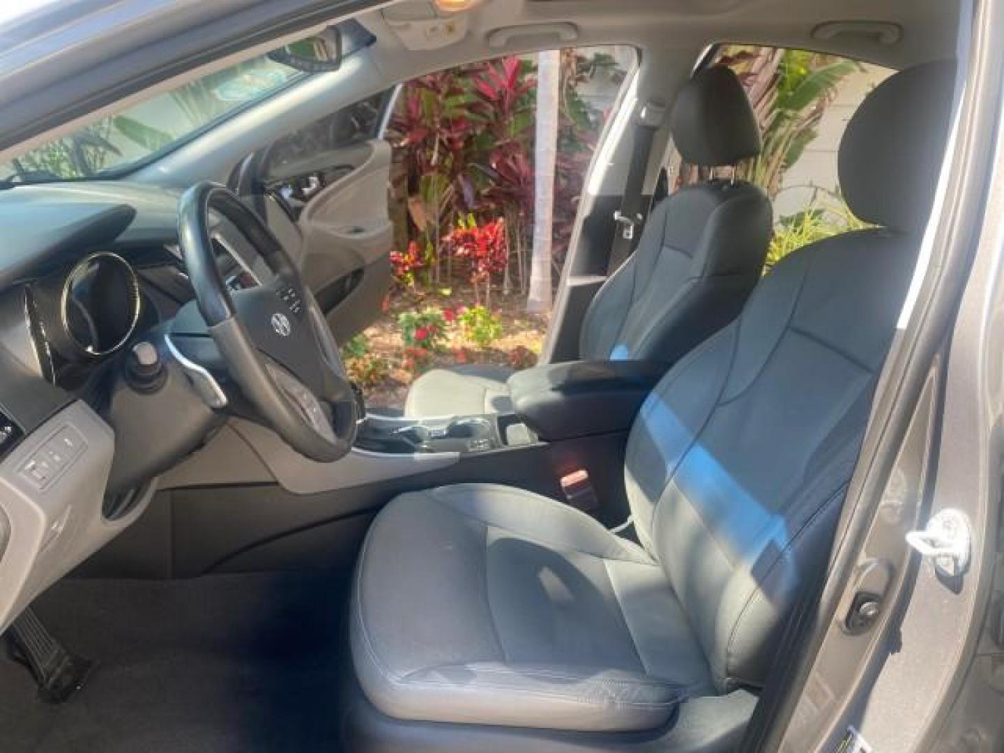2013 Harbor Gray Metallic /Gray Hyundai Sonata Limited 29 SERVICES FL (5NPEC4AB5DH) with an 2.0L DOHC 16-Valve I4 Turbocharged GDI Engine engine, Automatic transmission, located at 4701 North Dixie Hwy, Pompano Beach, FL, 33064, (954) 422-2889, 26.240938, -80.123474 - OUR WEBPAGE FLORIDACARS1.COM HAS OVER 100 PHOTOS AND FREE CARFAX LINK 2013 HYUNDAI SONATA SE 2.0T VIN: 5NPEC4AB5DH558214 5 N P E C 4 A B 5 D H 5 5 8 2 1 4 SEDAN 4 DR 2.0L I4 F DOHC 16V GASOLINE FRONT WHEEL DRIVE Highlighted Features Sunroof CD Player Leather Seats Alloy Wheels Power Windows Power Lo - Photo#10