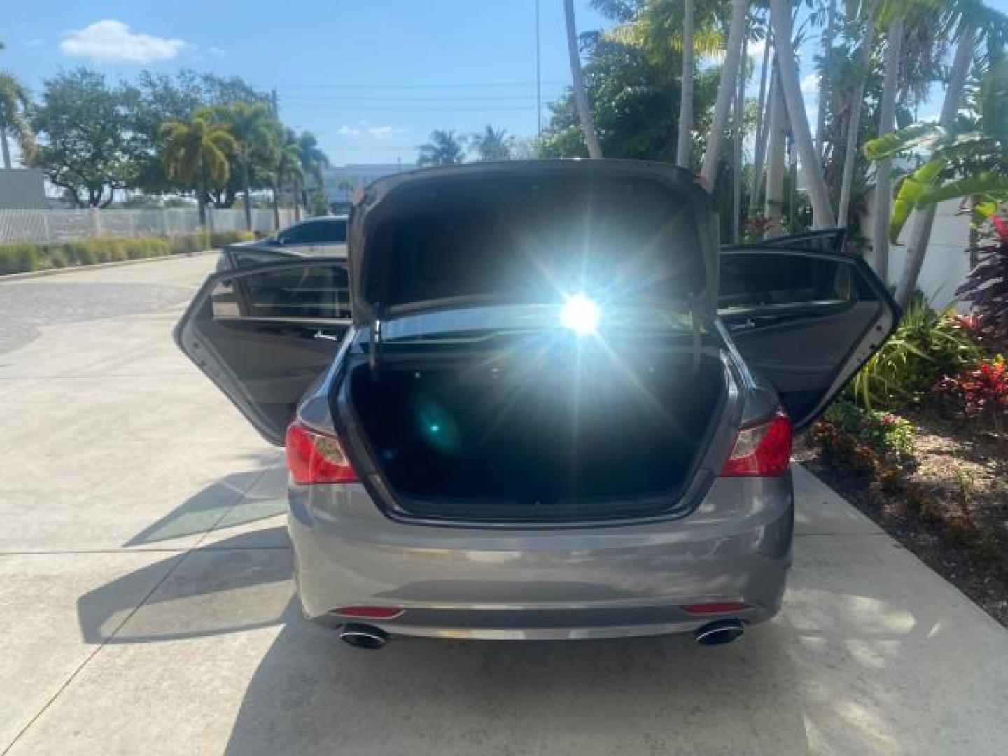 2013 Harbor Gray Metallic /Gray Hyundai Sonata Limited 29 SERVICES FL (5NPEC4AB5DH) with an 2.0L DOHC 16-Valve I4 Turbocharged GDI Engine engine, Automatic transmission, located at 4701 North Dixie Hwy, Pompano Beach, FL, 33064, (954) 422-2889, 26.240938, -80.123474 - OUR WEBPAGE FLORIDACARS1.COM HAS OVER 100 PHOTOS AND FREE CARFAX LINK 2013 HYUNDAI SONATA SE 2.0T VIN: 5NPEC4AB5DH558214 5 N P E C 4 A B 5 D H 5 5 8 2 1 4 SEDAN 4 DR 2.0L I4 F DOHC 16V GASOLINE FRONT WHEEL DRIVE Highlighted Features Sunroof CD Player Leather Seats Alloy Wheels Power Windows Power Lo - Photo#15