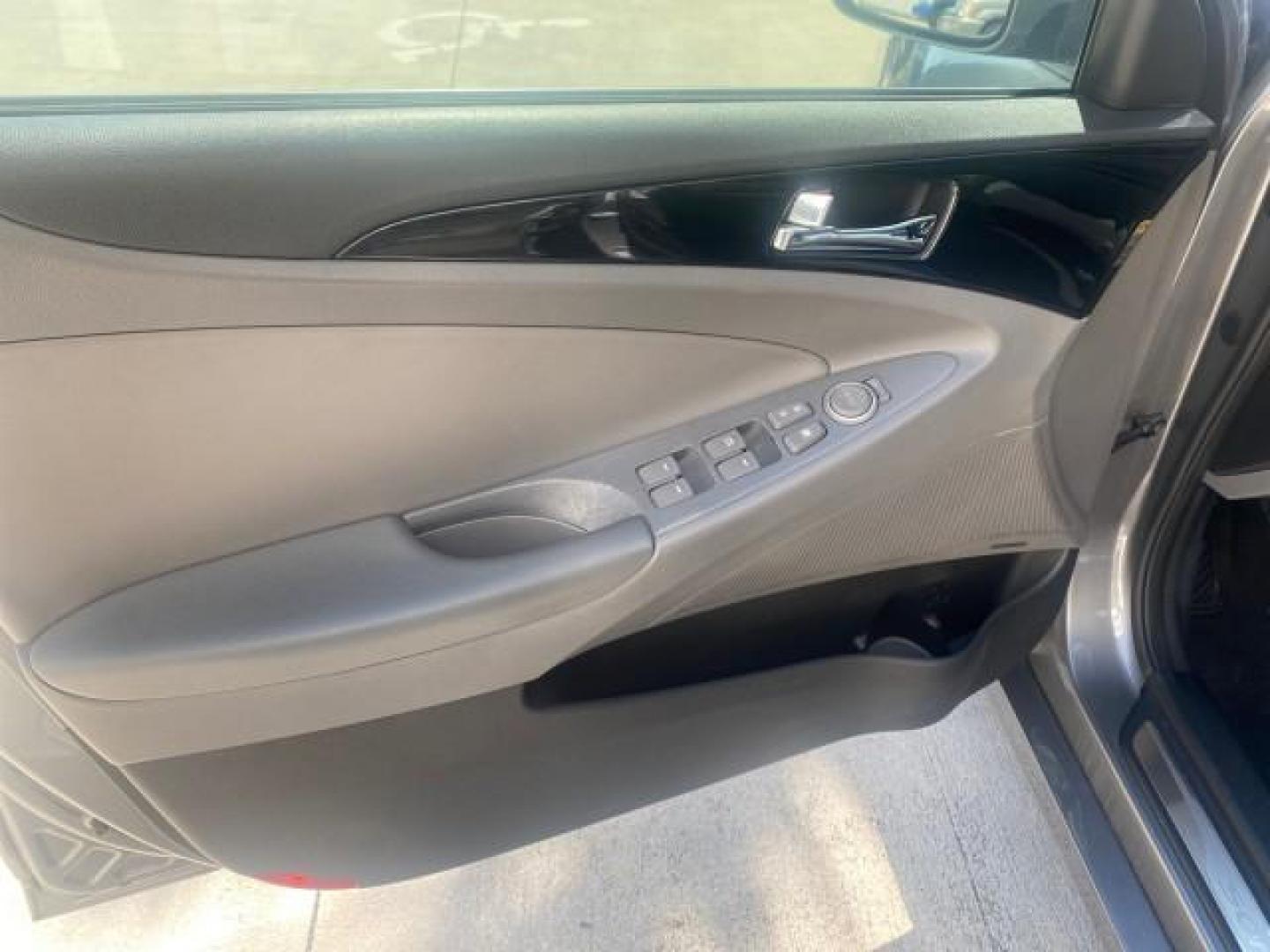2013 Harbor Gray Metallic /Gray Hyundai Sonata Limited 29 SERVICES FL (5NPEC4AB5DH) with an 2.0L DOHC 16-Valve I4 Turbocharged GDI Engine engine, Automatic transmission, located at 4701 North Dixie Hwy, Pompano Beach, FL, 33064, (954) 422-2889, 26.240938, -80.123474 - OUR WEBPAGE FLORIDACARS1.COM HAS OVER 100 PHOTOS AND FREE CARFAX LINK 2013 HYUNDAI SONATA SE 2.0T VIN: 5NPEC4AB5DH558214 5 N P E C 4 A B 5 D H 5 5 8 2 1 4 SEDAN 4 DR 2.0L I4 F DOHC 16V GASOLINE FRONT WHEEL DRIVE Highlighted Features Sunroof CD Player Leather Seats Alloy Wheels Power Windows Power Lo - Photo#29