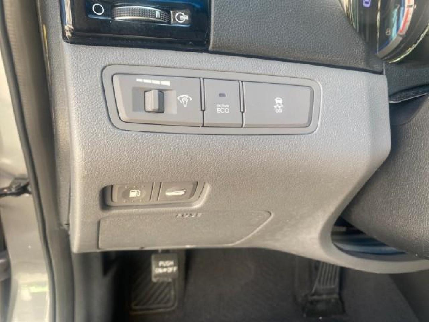 2013 Harbor Gray Metallic /Gray Hyundai Sonata Limited 29 SERVICES FL (5NPEC4AB5DH) with an 2.0L DOHC 16-Valve I4 Turbocharged GDI Engine engine, Automatic transmission, located at 4701 North Dixie Hwy, Pompano Beach, FL, 33064, (954) 422-2889, 26.240938, -80.123474 - OUR WEBPAGE FLORIDACARS1.COM HAS OVER 100 PHOTOS AND FREE CARFAX LINK 2013 HYUNDAI SONATA SE 2.0T VIN: 5NPEC4AB5DH558214 5 N P E C 4 A B 5 D H 5 5 8 2 1 4 SEDAN 4 DR 2.0L I4 F DOHC 16V GASOLINE FRONT WHEEL DRIVE Highlighted Features Sunroof CD Player Leather Seats Alloy Wheels Power Windows Power Lo - Photo#40