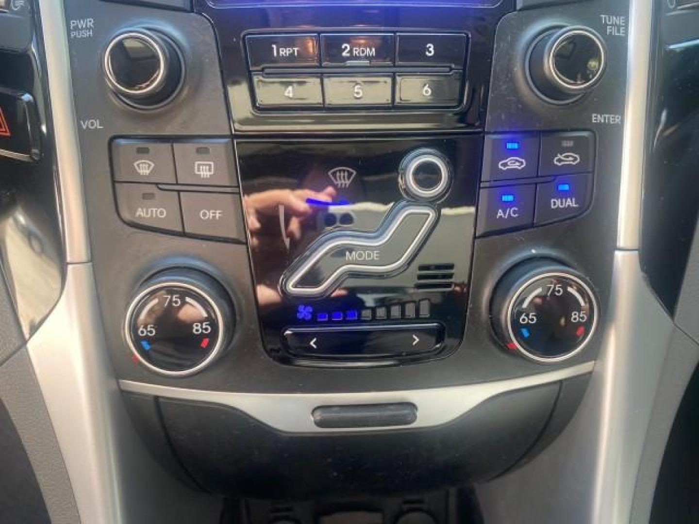 2013 Harbor Gray Metallic /Gray Hyundai Sonata Limited 29 SERVICES FL (5NPEC4AB5DH) with an 2.0L DOHC 16-Valve I4 Turbocharged GDI Engine engine, Automatic transmission, located at 4701 North Dixie Hwy, Pompano Beach, FL, 33064, (954) 422-2889, 26.240938, -80.123474 - OUR WEBPAGE FLORIDACARS1.COM HAS OVER 100 PHOTOS AND FREE CARFAX LINK 2013 HYUNDAI SONATA SE 2.0T VIN: 5NPEC4AB5DH558214 5 N P E C 4 A B 5 D H 5 5 8 2 1 4 SEDAN 4 DR 2.0L I4 F DOHC 16V GASOLINE FRONT WHEEL DRIVE Highlighted Features Sunroof CD Player Leather Seats Alloy Wheels Power Windows Power Lo - Photo#44