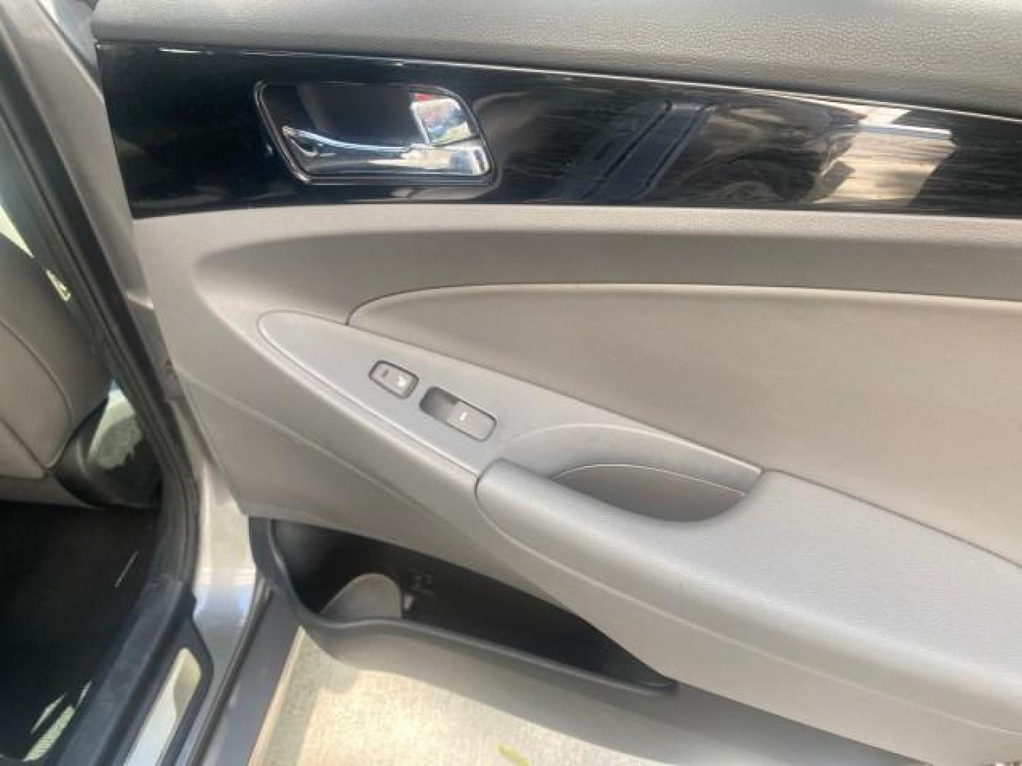 2013 Harbor Gray Metallic /Gray Hyundai Sonata Limited 29 SERVICES FL (5NPEC4AB5DH) with an 2.0L DOHC 16-Valve I4 Turbocharged GDI Engine engine, Automatic transmission, located at 4701 North Dixie Hwy, Pompano Beach, FL, 33064, (954) 422-2889, 26.240938, -80.123474 - OUR WEBPAGE FLORIDACARS1.COM HAS OVER 100 PHOTOS AND FREE CARFAX LINK 2013 HYUNDAI SONATA SE 2.0T VIN: 5NPEC4AB5DH558214 5 N P E C 4 A B 5 D H 5 5 8 2 1 4 SEDAN 4 DR 2.0L I4 F DOHC 16V GASOLINE FRONT WHEEL DRIVE Highlighted Features Sunroof CD Player Leather Seats Alloy Wheels Power Windows Power Lo - Photo#85