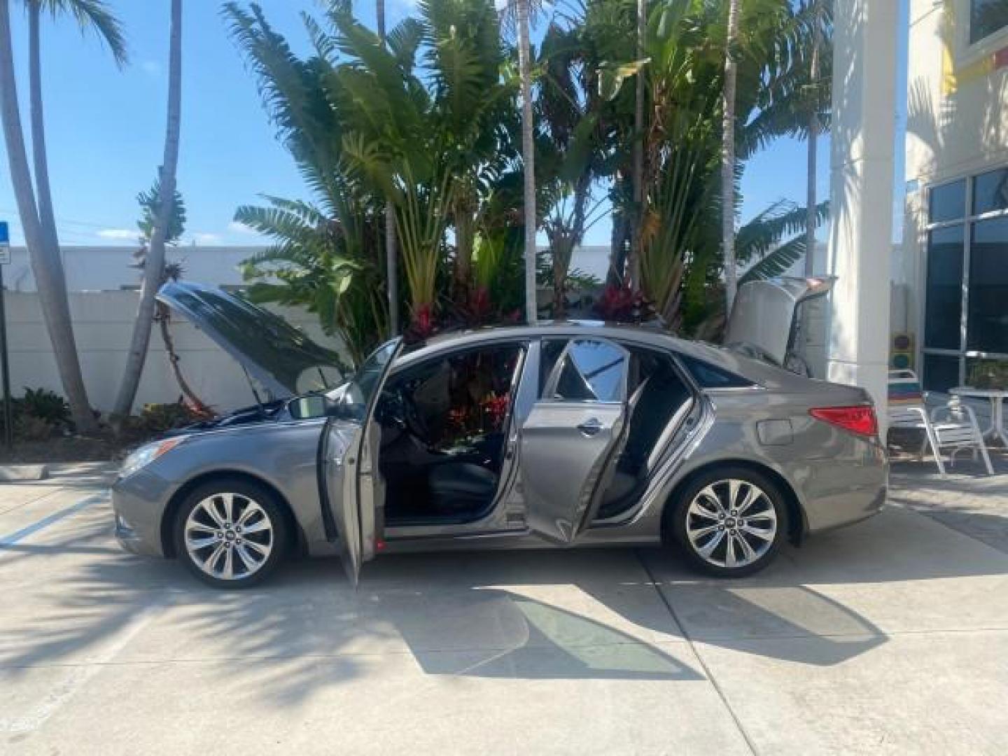 2013 Harbor Gray Metallic /Gray Hyundai Sonata Limited 29 SERVICES FL (5NPEC4AB5DH) with an 2.0L DOHC 16-Valve I4 Turbocharged GDI Engine engine, Automatic transmission, located at 4701 North Dixie Hwy, Pompano Beach, FL, 33064, (954) 422-2889, 26.240938, -80.123474 - OUR WEBPAGE FLORIDACARS1.COM HAS OVER 100 PHOTOS AND FREE CARFAX LINK 2013 HYUNDAI SONATA SE 2.0T VIN: 5NPEC4AB5DH558214 5 N P E C 4 A B 5 D H 5 5 8 2 1 4 SEDAN 4 DR 2.0L I4 F DOHC 16V GASOLINE FRONT WHEEL DRIVE Highlighted Features Sunroof CD Player Leather Seats Alloy Wheels Power Windows Power Lo - Photo#8