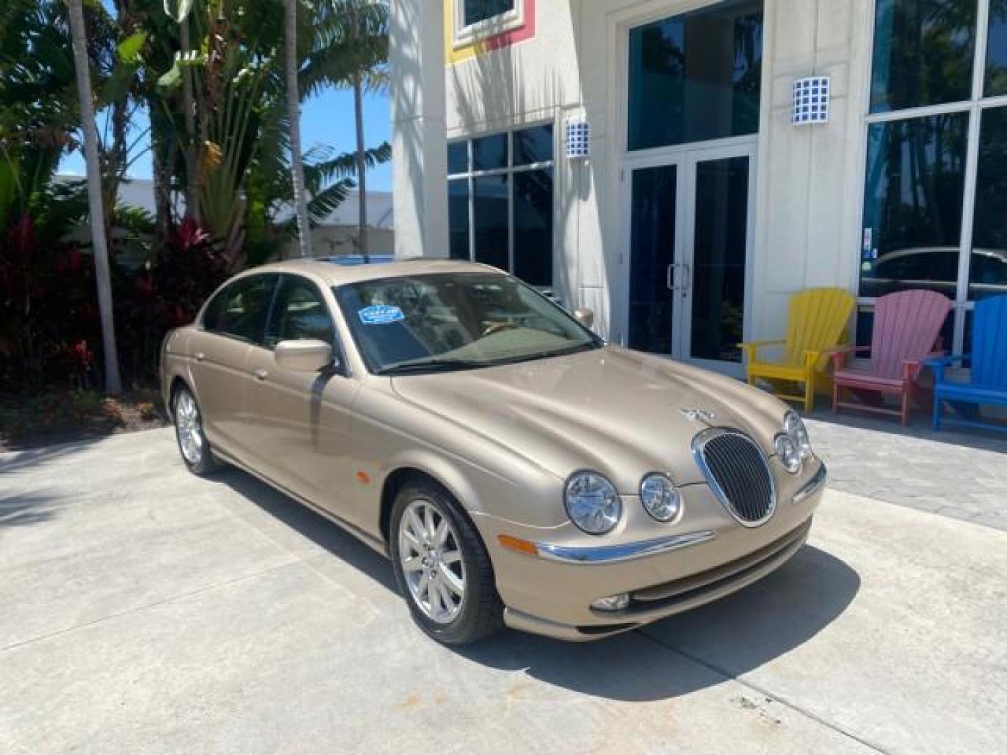 2001 Roman Bronze /Ivory Jaguar S-TYPE V8 4.0 LOW MILES 49,009 (SAJDA01P01G) with an 4.0L DOHC SMPI 32-Valve Aluminum Alloy V8 Engine engine, Automatic transmission, located at 4701 North Dixie Hwy, Pompano Beach, FL, 33064, (954) 422-2889, 26.240938, -80.123474 - OUR WEBPAGE FLORIDACARS1.COM HAS OVER 100 PHOTOS AND FREE CARFAX LINK 2001 JAGUAR S-TYPE 4.0 $ 49,355 NEW VIN: SAJDA01P01GM10625 S A J D A 0 1 P 0 1 G M 1 0 6 2 5 SEDAN 4 DR 4.0L V8 F DOHC 32V GASOLINE REAR WHEEL DRIVE Top Features Alloy Wheels Navigation System Front Seat Heaters Parking Sensors Le - Photo#1