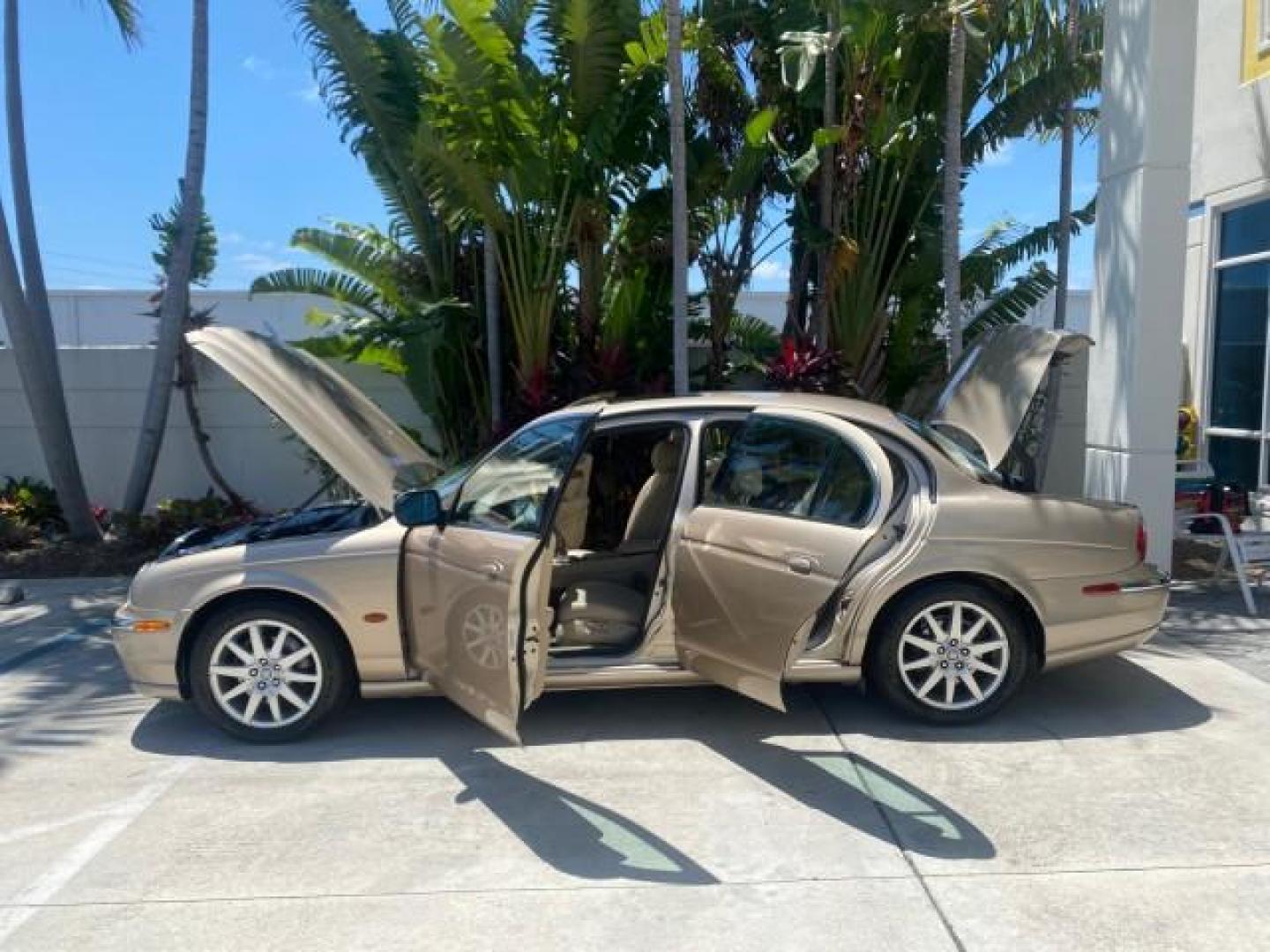 2001 Roman Bronze /Ivory Jaguar S-TYPE V8 4.0 LOW MILES 49,009 (SAJDA01P01G) with an 4.0L DOHC SMPI 32-Valve Aluminum Alloy V8 Engine engine, Automatic transmission, located at 4701 North Dixie Hwy, Pompano Beach, FL, 33064, (954) 422-2889, 26.240938, -80.123474 - OUR WEBPAGE FLORIDACARS1.COM HAS OVER 100 PHOTOS AND FREE CARFAX LINK 2001 JAGUAR S-TYPE 4.0 $ 49,355 NEW VIN: SAJDA01P01GM10625 S A J D A 0 1 P 0 1 G M 1 0 6 2 5 SEDAN 4 DR 4.0L V8 F DOHC 32V GASOLINE REAR WHEEL DRIVE Top Features Alloy Wheels Navigation System Front Seat Heaters Parking Sensors Le - Photo#8