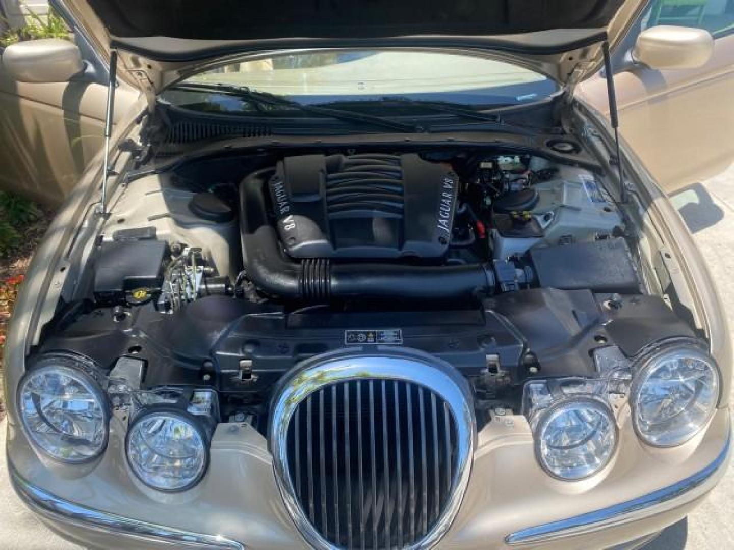 2001 Roman Bronze /Ivory Jaguar S-TYPE V8 4.0 LOW MILES 49,009 (SAJDA01P01G) with an 4.0L DOHC SMPI 32-Valve Aluminum Alloy V8 Engine engine, Automatic transmission, located at 4701 North Dixie Hwy, Pompano Beach, FL, 33064, (954) 422-2889, 26.240938, -80.123474 - OUR WEBPAGE FLORIDACARS1.COM HAS OVER 100 PHOTOS AND FREE CARFAX LINK 2001 JAGUAR S-TYPE 4.0 $ 49,355 NEW VIN: SAJDA01P01GM10625 S A J D A 0 1 P 0 1 G M 1 0 6 2 5 SEDAN 4 DR 4.0L V8 F DOHC 32V GASOLINE REAR WHEEL DRIVE Top Features Alloy Wheels Navigation System Front Seat Heaters Parking Sensors Le - Photo#17