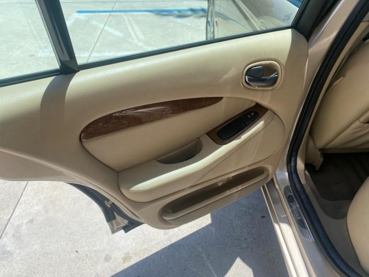 2001 Roman Bronze /Ivory Jaguar S-TYPE V8 4.0 LOW MILES 49,009 (SAJDA01P01G) with an 4.0L DOHC SMPI 32-Valve Aluminum Alloy V8 Engine engine, Automatic transmission, located at 4701 North Dixie Hwy, Pompano Beach, FL, 33064, (954) 422-2889, 26.240938, -80.123474 - OUR WEBPAGE FLORIDACARS1.COM HAS OVER 100 PHOTOS AND FREE CARFAX LINK 2001 JAGUAR S-TYPE 4.0 $ 49,355 NEW VIN: SAJDA01P01GM10625 S A J D A 0 1 P 0 1 G M 1 0 6 2 5 SEDAN 4 DR 4.0L V8 F DOHC 32V GASOLINE REAR WHEEL DRIVE Top Features Alloy Wheels Navigation System Front Seat Heaters Parking Sensors Le - Photo#60
