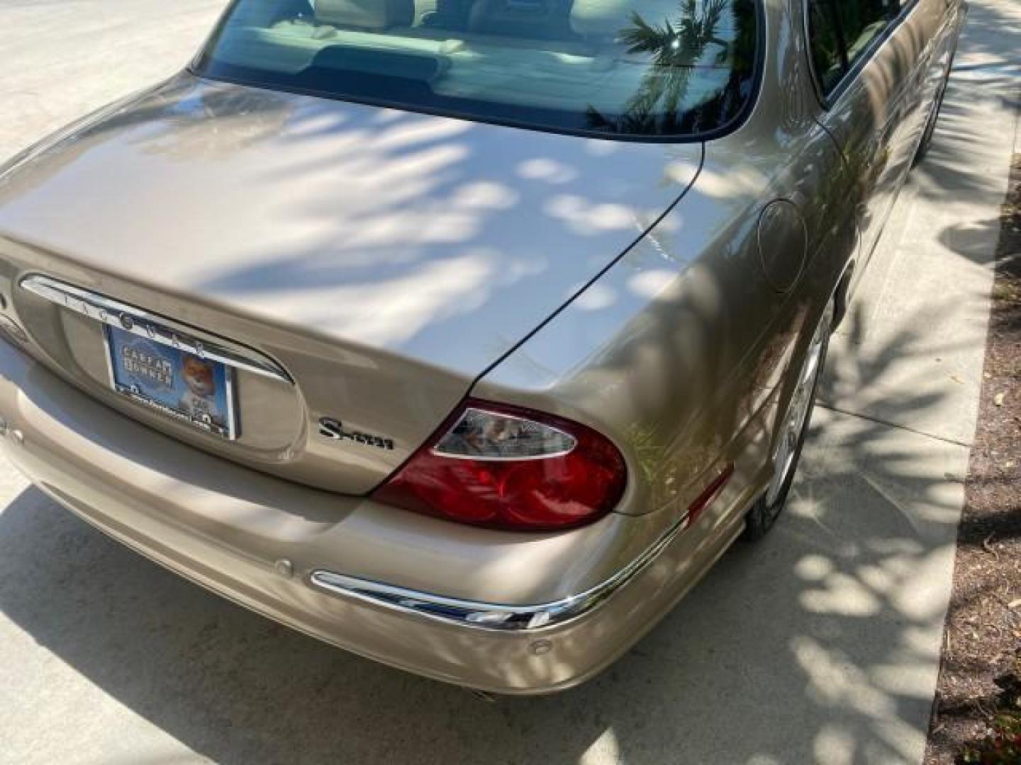 2001 Roman Bronze /Ivory Jaguar S-TYPE V8 4.0 LOW MILES 49,009 (SAJDA01P01G) with an 4.0L DOHC SMPI 32-Valve Aluminum Alloy V8 Engine engine, Automatic transmission, located at 4701 North Dixie Hwy, Pompano Beach, FL, 33064, (954) 422-2889, 26.240938, -80.123474 - OUR WEBPAGE FLORIDACARS1.COM HAS OVER 100 PHOTOS AND FREE CARFAX LINK 2001 JAGUAR S-TYPE 4.0 $ 49,355 NEW VIN: SAJDA01P01GM10625 S A J D A 0 1 P 0 1 G M 1 0 6 2 5 SEDAN 4 DR 4.0L V8 F DOHC 32V GASOLINE REAR WHEEL DRIVE Top Features Alloy Wheels Navigation System Front Seat Heaters Parking Sensors Le - Photo#73