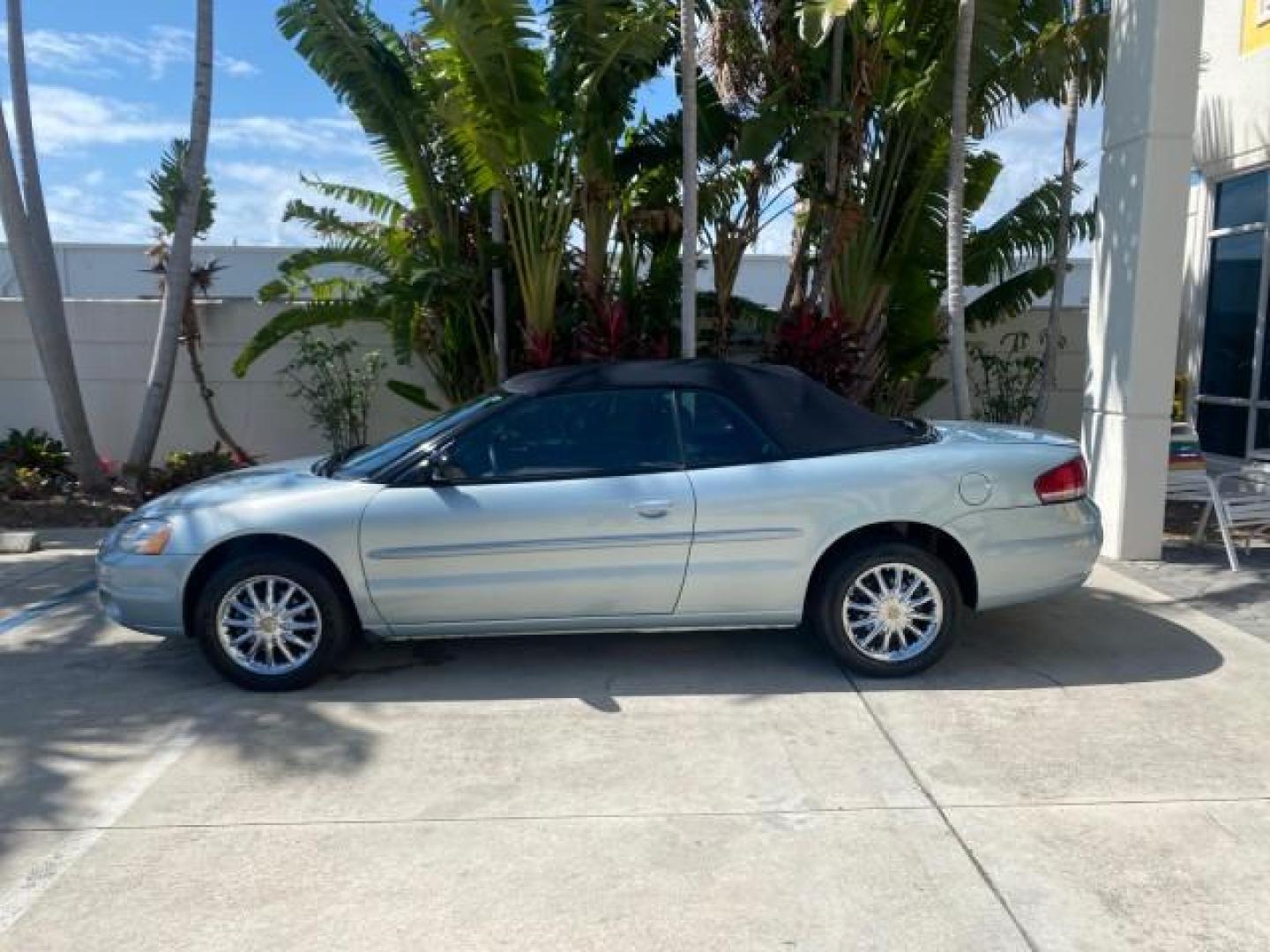 2002 Steel Blue Pearl /Deep Royal Blue Chrysler Sebring Limited 1 OWNER FL LOW MILES 37,932 (1C3EL65RX2N) with an 2.7L MFI DOHC 24-Valve V6 Engine engine, Automatic transmission, located at 4701 North Dixie Hwy, Pompano Beach, FL, 33064, (954) 422-2889, 26.240938, -80.123474 - OUR WEBPAGE FLORIDACARS1.COM HAS OVER 100 PHOTOS AND FREE CARFAX LINK 2002 CHRYSLER SEBRING LIMITED VIN: 1C3EL65RX2N127842 1 C 3 E L 6 5 R X 2 N 1 2 7 8 4 2 CONVERTIBLE 2.7L V6 F DOHC GASOLINE FRONT WHEEL DRIVE Top Features Alloy Wheels Soft Top Infinity Sound System Sunroof(s) Leather Seats Basic F - Photo#4