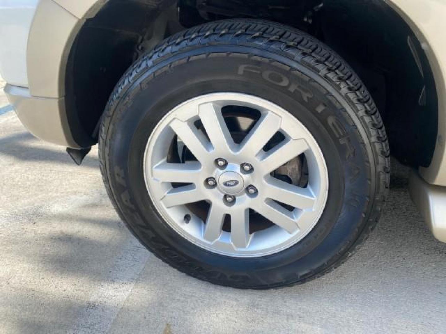 2006 Oxford White /Camel Ford Explorer Eddie Bauer 1 OWNER LOW MILES 88,841 (1FMEU64E56U) with an 4.0L SOHC V6 Engine engine, Automatic transmission, located at 4701 North Dixie Hwy, Pompano Beach, FL, 33064, (954) 422-2889, 26.240938, -80.123474 - OUR WEBPAGE FLORIDACARS1.COM HAS OVER 100 PHOTOS AND FREE CARFAX LINK 2006 FORD EXPLORER EDDIE BAUER VIN: 1FMEU64E56UA54894 1 F M E U 6 4 E 5 6 U A 5 4 8 9 4 4 DOOR WAGON/SPORT UTILITY 4.0L V6 F SOHC GASOLINE REAR WHEEL DRIVE Top Features Alloy Wheels Running Boards Leather Seats Sunroof(s) Parking - Photo#19