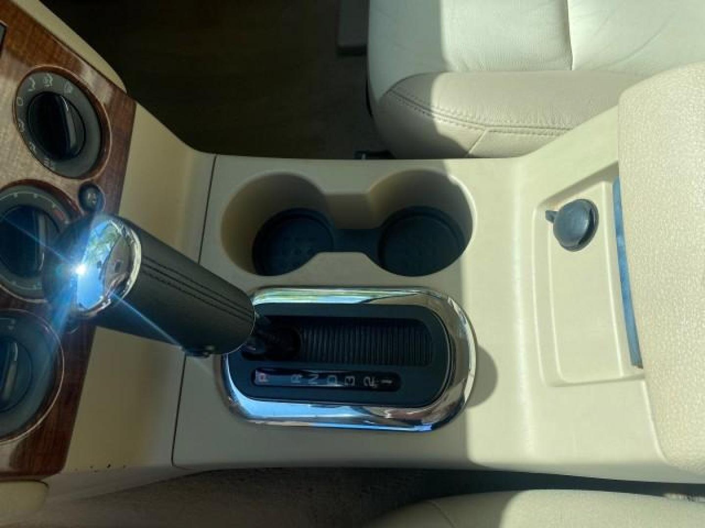 2006 Oxford White /Camel Ford Explorer Eddie Bauer 1 OWNER LOW MILES 88,841 (1FMEU64E56U) with an 4.0L SOHC V6 Engine engine, Automatic transmission, located at 4701 North Dixie Hwy, Pompano Beach, FL, 33064, (954) 422-2889, 26.240938, -80.123474 - OUR WEBPAGE FLORIDACARS1.COM HAS OVER 100 PHOTOS AND FREE CARFAX LINK 2006 FORD EXPLORER EDDIE BAUER VIN: 1FMEU64E56UA54894 1 F M E U 6 4 E 5 6 U A 5 4 8 9 4 4 DOOR WAGON/SPORT UTILITY 4.0L V6 F SOHC GASOLINE REAR WHEEL DRIVE Top Features Alloy Wheels Running Boards Leather Seats Sunroof(s) Parking - Photo#46