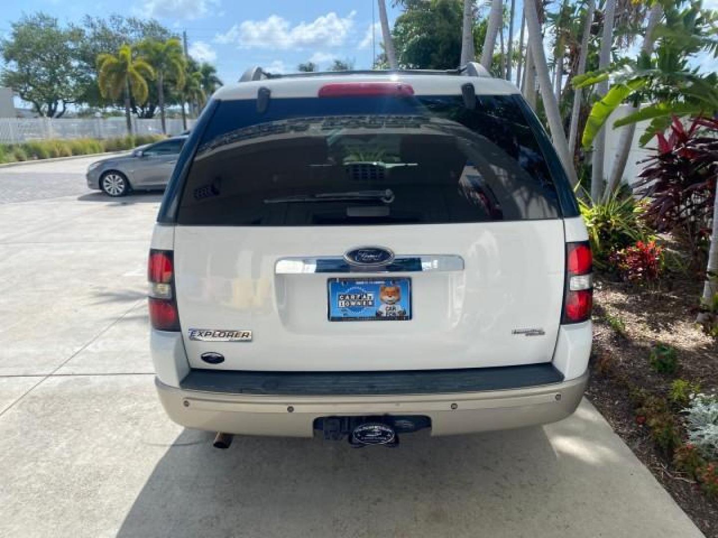 2006 Oxford White /Camel Ford Explorer Eddie Bauer 1 OWNER LOW MILES 88,841 (1FMEU64E56U) with an 4.0L SOHC V6 Engine engine, Automatic transmission, located at 4701 North Dixie Hwy, Pompano Beach, FL, 33064, (954) 422-2889, 26.240938, -80.123474 - OUR WEBPAGE FLORIDACARS1.COM HAS OVER 100 PHOTOS AND FREE CARFAX LINK 2006 FORD EXPLORER EDDIE BAUER VIN: 1FMEU64E56UA54894 1 F M E U 6 4 E 5 6 U A 5 4 8 9 4 4 DOOR WAGON/SPORT UTILITY 4.0L V6 F SOHC GASOLINE REAR WHEEL DRIVE Top Features Alloy Wheels Running Boards Leather Seats Sunroof(s) Parking - Photo#73