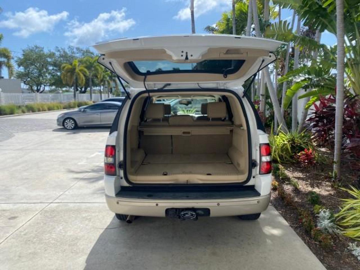 2006 Oxford White /Camel Ford Explorer Eddie Bauer 1 OWNER LOW MILES 88,841 (1FMEU64E56U) with an 4.0L SOHC V6 Engine engine, Automatic transmission, located at 4701 North Dixie Hwy, Pompano Beach, FL, 33064, (954) 422-2889, 26.240938, -80.123474 - OUR WEBPAGE FLORIDACARS1.COM HAS OVER 100 PHOTOS AND FREE CARFAX LINK 2006 FORD EXPLORER EDDIE BAUER VIN: 1FMEU64E56UA54894 1 F M E U 6 4 E 5 6 U A 5 4 8 9 4 4 DOOR WAGON/SPORT UTILITY 4.0L V6 F SOHC GASOLINE REAR WHEEL DRIVE Top Features Alloy Wheels Running Boards Leather Seats Sunroof(s) Parking - Photo#75