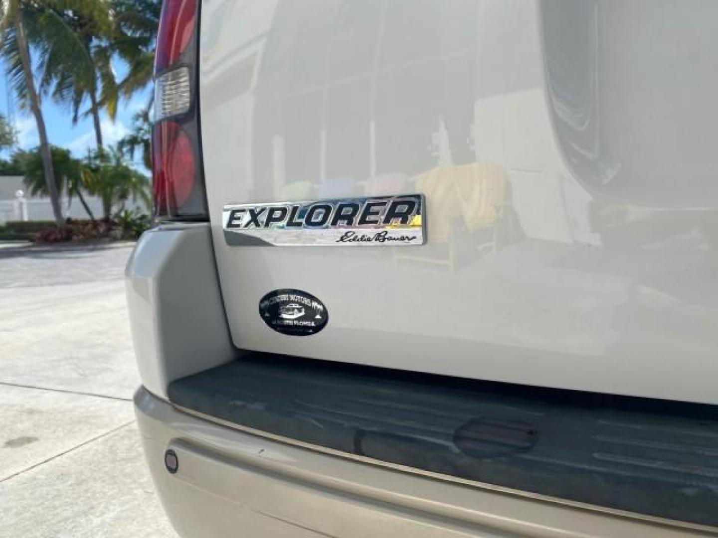 2006 Oxford White /Camel Ford Explorer Eddie Bauer 1 OWNER LOW MILES 88,841 (1FMEU64E56U) with an 4.0L SOHC V6 Engine engine, Automatic transmission, located at 4701 North Dixie Hwy, Pompano Beach, FL, 33064, (954) 422-2889, 26.240938, -80.123474 - OUR WEBPAGE FLORIDACARS1.COM HAS OVER 100 PHOTOS AND FREE CARFAX LINK 2006 FORD EXPLORER EDDIE BAUER VIN: 1FMEU64E56UA54894 1 F M E U 6 4 E 5 6 U A 5 4 8 9 4 4 DOOR WAGON/SPORT UTILITY 4.0L V6 F SOHC GASOLINE REAR WHEEL DRIVE Top Features Alloy Wheels Running Boards Leather Seats Sunroof(s) Parking - Photo#80