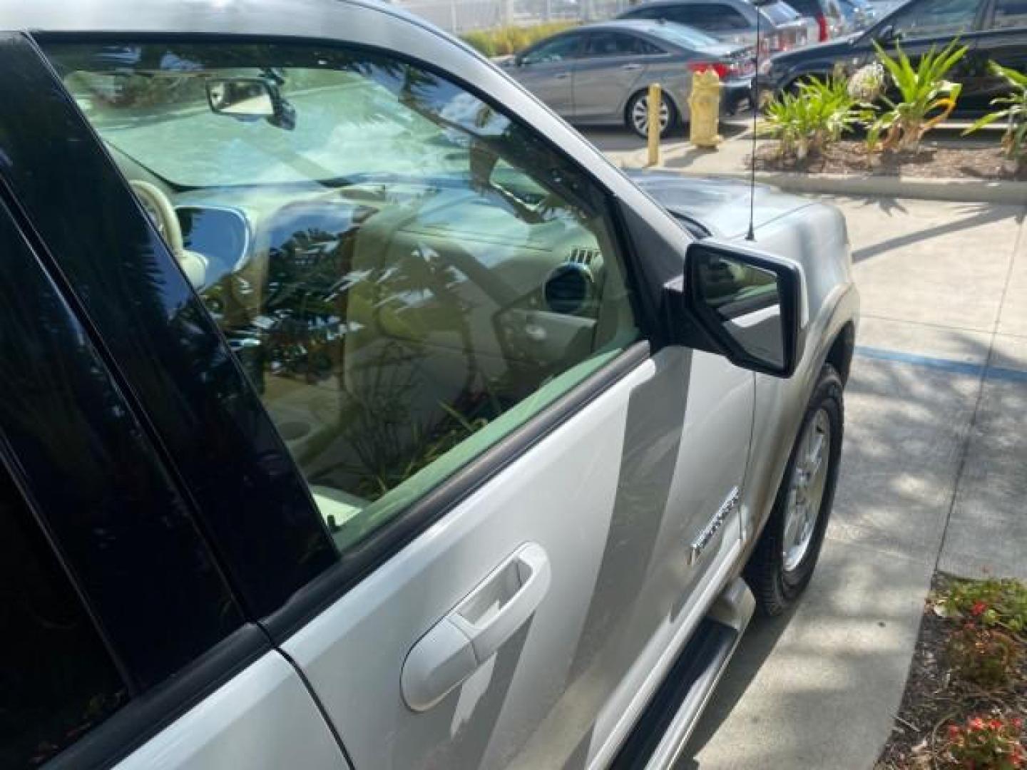 2006 Oxford White /Camel Ford Explorer Eddie Bauer 1 OWNER LOW MILES 88,841 (1FMEU64E56U) with an 4.0L SOHC V6 Engine engine, Automatic transmission, located at 4701 North Dixie Hwy, Pompano Beach, FL, 33064, (954) 422-2889, 26.240938, -80.123474 - OUR WEBPAGE FLORIDACARS1.COM HAS OVER 100 PHOTOS AND FREE CARFAX LINK 2006 FORD EXPLORER EDDIE BAUER VIN: 1FMEU64E56UA54894 1 F M E U 6 4 E 5 6 U A 5 4 8 9 4 4 DOOR WAGON/SPORT UTILITY 4.0L V6 F SOHC GASOLINE REAR WHEEL DRIVE Top Features Alloy Wheels Running Boards Leather Seats Sunroof(s) Parking - Photo#93