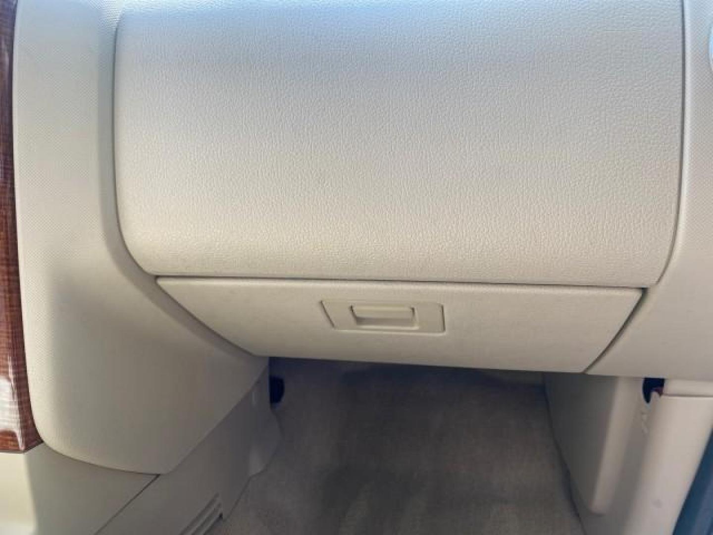 2006 Oxford White /Camel Ford Explorer Eddie Bauer 1 OWNER LOW MILES 88,841 (1FMEU64E56U) with an 4.0L SOHC V6 Engine engine, Automatic transmission, located at 4701 North Dixie Hwy, Pompano Beach, FL, 33064, (954) 422-2889, 26.240938, -80.123474 - OUR WEBPAGE FLORIDACARS1.COM HAS OVER 100 PHOTOS AND FREE CARFAX LINK 2006 FORD EXPLORER EDDIE BAUER VIN: 1FMEU64E56UA54894 1 F M E U 6 4 E 5 6 U A 5 4 8 9 4 4 DOOR WAGON/SPORT UTILITY 4.0L V6 F SOHC GASOLINE REAR WHEEL DRIVE Top Features Alloy Wheels Running Boards Leather Seats Sunroof(s) Parking - Photo#99