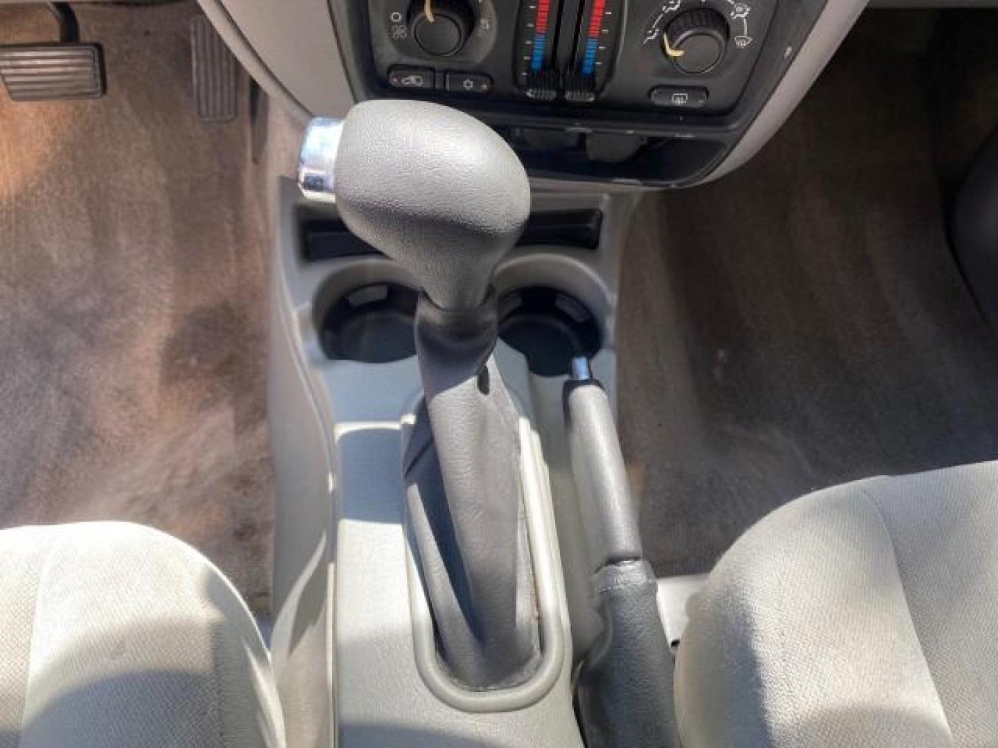 2005 Majestic Red Metallic /Light Gray Chevrolet TrailBlazer LS 39 SERVICES 1 OWNER (1GNDS13SX52) with an 4.2L Vortec 4200 SFI I6 Engine engine, Automatic transmission, located at 4701 North Dixie Hwy, Pompano Beach, FL, 33064, (954) 422-2889, 26.240938, -80.123474 - OUR WEBPAGE FLORIDACARS1.COM HAS OVER 100 PHOTOS AND FREE CARFAX LINK 2005 CHEVROLET TRAILBLAZER LS VIN: 1GNDS13SX52293455 1 G N D S 1 3 S X 5 2 2 9 3 4 5 5 4 DOOR WAGON/SPORT UTILITY 4.2L I6 F GASOLINE REAR WHEEL DRIVE TIRES LOOK NEW! Top Features Alloy Wheels Running Boards Cloth Seats Tow Hitch C - Photo#45