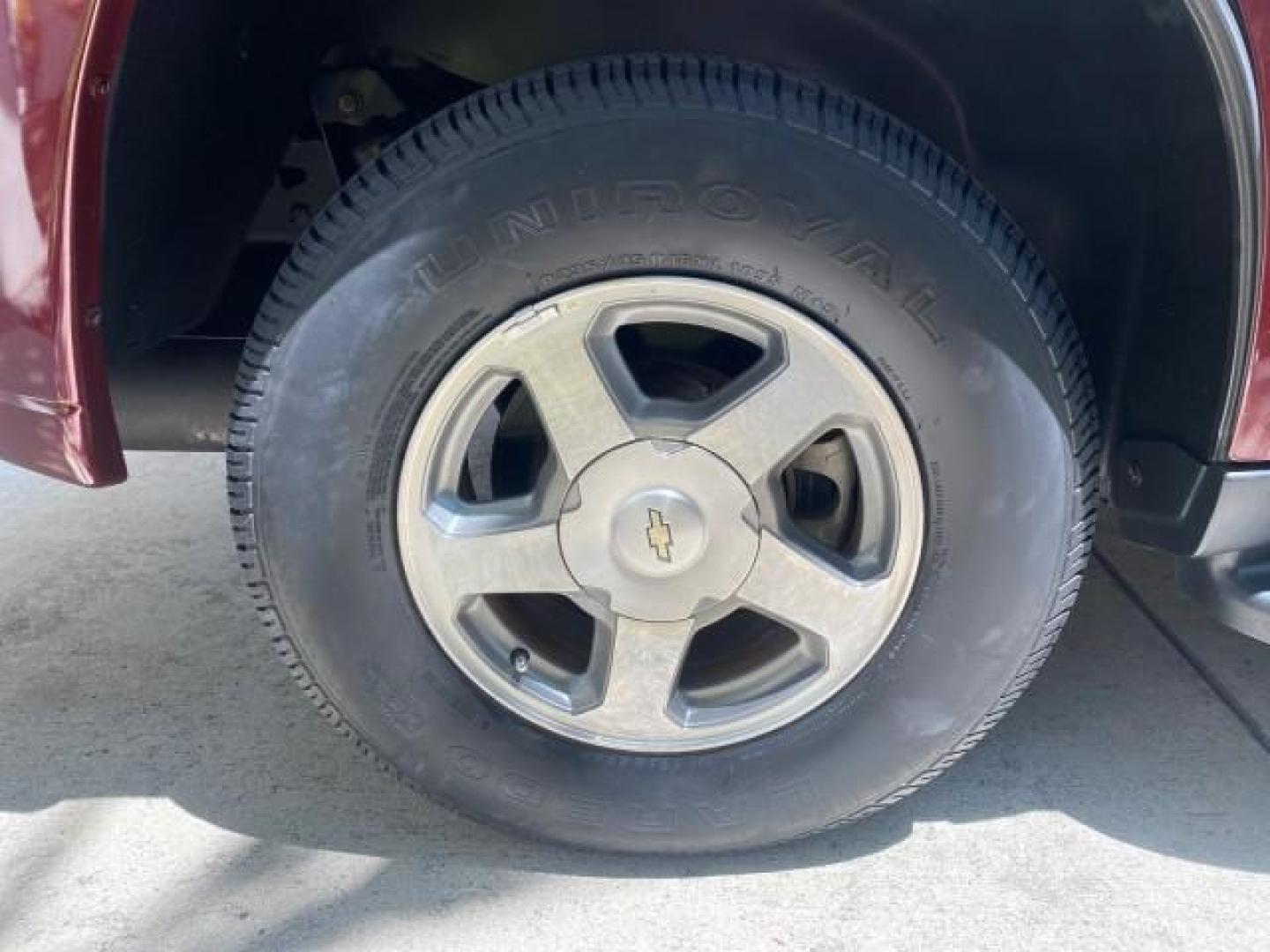 2005 Majestic Red Metallic /Light Gray Chevrolet TrailBlazer LS 39 SERVICES 1 OWNER (1GNDS13SX52) with an 4.2L Vortec 4200 SFI I6 Engine engine, Automatic transmission, located at 4701 North Dixie Hwy, Pompano Beach, FL, 33064, (954) 422-2889, 26.240938, -80.123474 - OUR WEBPAGE FLORIDACARS1.COM HAS OVER 100 PHOTOS AND FREE CARFAX LINK 2005 CHEVROLET TRAILBLAZER LS VIN: 1GNDS13SX52293455 1 G N D S 1 3 S X 5 2 2 9 3 4 5 5 4 DOOR WAGON/SPORT UTILITY 4.2L I6 F GASOLINE REAR WHEEL DRIVE TIRES LOOK NEW! Top Features Alloy Wheels Running Boards Cloth Seats Tow Hitch C - Photo#84