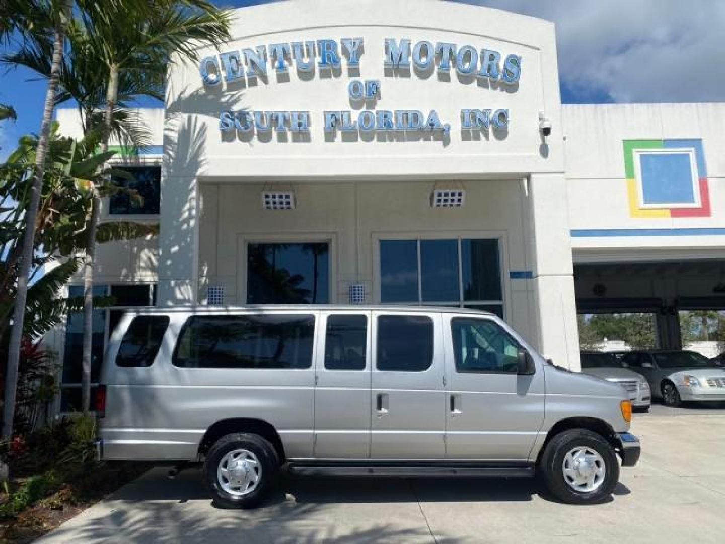 2005 Silver Metallic /Medium Flint Ford Econoline Wagon XLT E350 15 PASS LOW MILES 64,506 (1FBSS31L65H) with an 5.4L EFI V8 Engine engine, Automatic transmission, located at 4701 North Dixie Hwy, Pompano Beach, FL, 33064, (954) 422-2889, 26.240938, -80.123474 - OUR WEBPAGE FLORIDACARS1.COM HAS OVER 100 PHOTOS AND FREE CARFAX LINK 2005 FORD E-SERIES E-350 SD XLT WE HAVE 4 NEW TIRES INCLUDED VIN: 1FBSS31L65HA83248 1 F B S S 3 1 L 6 5 H A 8 3 2 4 8 VAN 5.4L V8 F TOW PKG WE ADDED NEW CLOTH HEADLINER SAGGING FROM AGE GASOLINE REAR WHEEL DRIVE Top Features Cloth - Photo#0