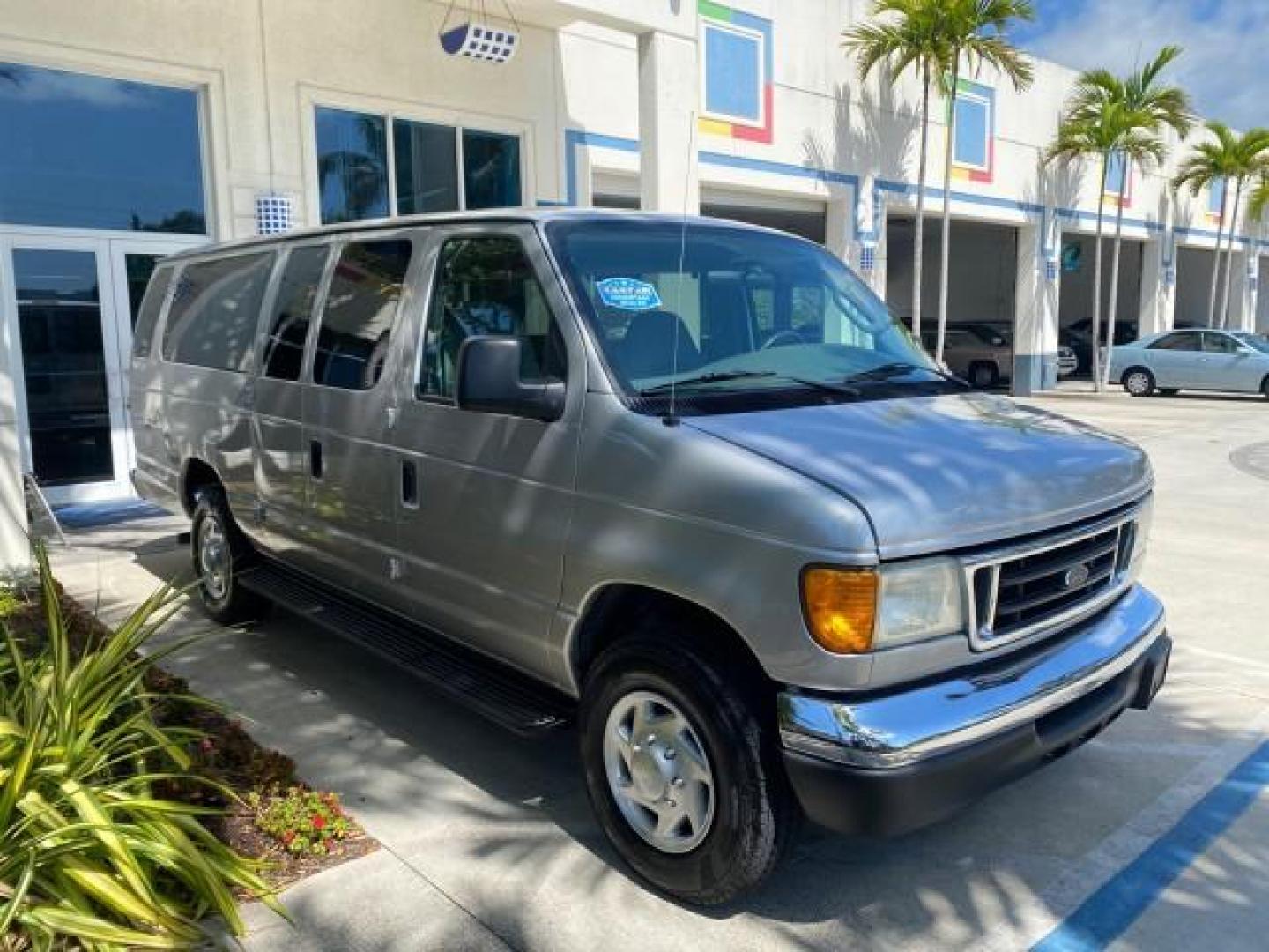 2005 Silver Metallic /Medium Flint Ford Econoline Wagon XLT E350 15 PASS LOW MILES 64,506 (1FBSS31L65H) with an 5.4L EFI V8 Engine engine, Automatic transmission, located at 4701 North Dixie Hwy, Pompano Beach, FL, 33064, (954) 422-2889, 26.240938, -80.123474 - OUR WEBPAGE FLORIDACARS1.COM HAS OVER 100 PHOTOS AND FREE CARFAX LINK 2005 FORD E-SERIES E-350 SD XLT WE HAVE 4 NEW TIRES INCLUDED VIN: 1FBSS31L65HA83248 1 F B S S 3 1 L 6 5 H A 8 3 2 4 8 VAN 5.4L V8 F TOW PKG WE ADDED NEW CLOTH HEADLINER SAGGING FROM AGE GASOLINE REAR WHEEL DRIVE Top Features Cloth - Photo#24