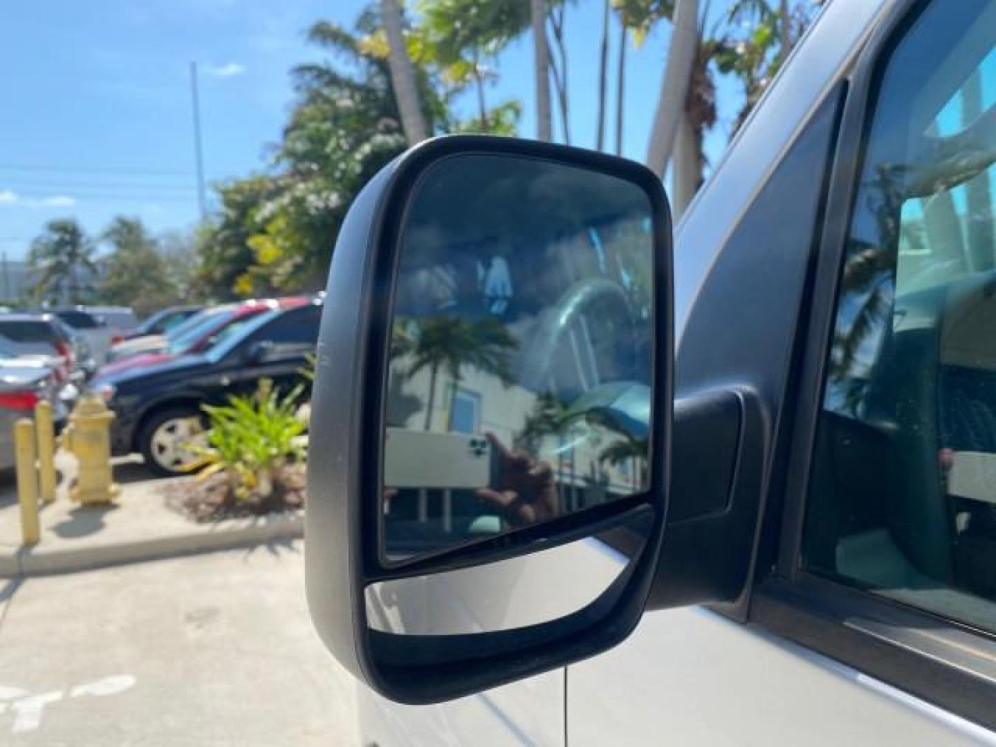2005 Silver Metallic /Medium Flint Ford Econoline Wagon XLT E350 15 PASS LOW MILES 64,506 (1FBSS31L65H) with an 5.4L EFI V8 Engine engine, Automatic transmission, located at 4701 North Dixie Hwy, Pompano Beach, FL, 33064, (954) 422-2889, 26.240938, -80.123474 - OUR WEBPAGE FLORIDACARS1.COM HAS OVER 100 PHOTOS AND FREE CARFAX LINK 2005 FORD E-SERIES E-350 SD XLT WE HAVE 4 NEW TIRES INCLUDED VIN: 1FBSS31L65HA83248 1 F B S S 3 1 L 6 5 H A 8 3 2 4 8 VAN 5.4L V8 F TOW PKG WE ADDED NEW CLOTH HEADLINER SAGGING FROM AGE GASOLINE REAR WHEEL DRIVE Top Features Cloth - Photo#29