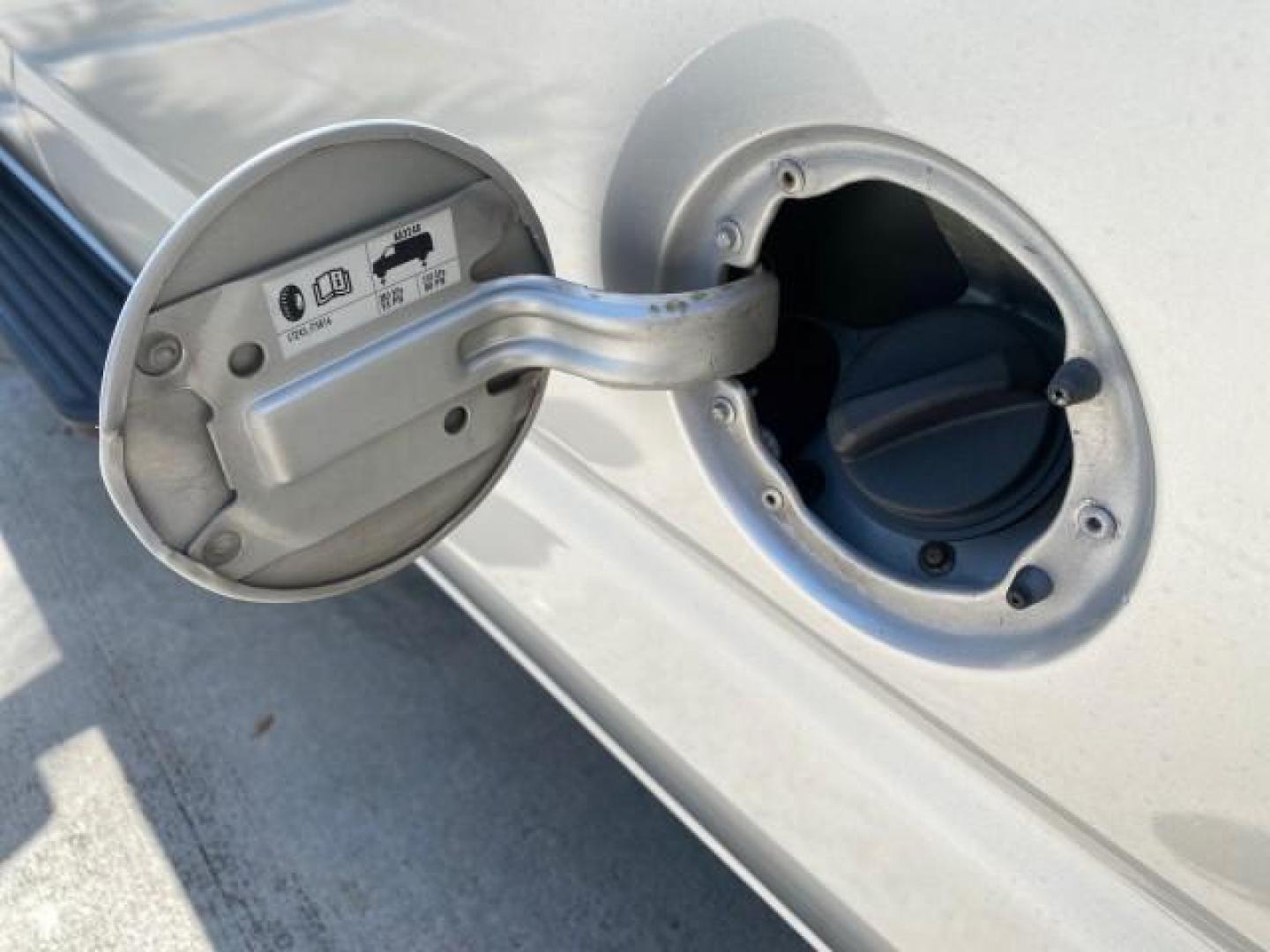 2005 Silver Metallic /Medium Flint Ford Econoline Wagon XLT E350 15 PASS LOW MILES 64,506 (1FBSS31L65H) with an 5.4L EFI V8 Engine engine, Automatic transmission, located at 4701 North Dixie Hwy, Pompano Beach, FL, 33064, (954) 422-2889, 26.240938, -80.123474 - OUR WEBPAGE FLORIDACARS1.COM HAS OVER 100 PHOTOS AND FREE CARFAX LINK 2005 FORD E-SERIES E-350 SD XLT WE HAVE 4 NEW TIRES INCLUDED VIN: 1FBSS31L65HA83248 1 F B S S 3 1 L 6 5 H A 8 3 2 4 8 VAN 5.4L V8 F TOW PKG WE ADDED NEW CLOTH HEADLINER SAGGING FROM AGE GASOLINE REAR WHEEL DRIVE Top Features Cloth - Photo#58