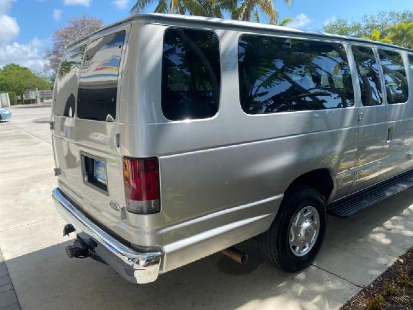 2005 Silver Metallic /Medium Flint Ford Econoline Wagon XLT E350 15 PASS LOW MILES 64,506 (1FBSS31L65H) with an 5.4L EFI V8 Engine engine, Automatic transmission, located at 4701 North Dixie Hwy, Pompano Beach, FL, 33064, (954) 422-2889, 26.240938, -80.123474 - OUR WEBPAGE FLORIDACARS1.COM HAS OVER 100 PHOTOS AND FREE CARFAX LINK 2005 FORD E-SERIES E-350 SD XLT WE HAVE 4 NEW TIRES INCLUDED VIN: 1FBSS31L65HA83248 1 F B S S 3 1 L 6 5 H A 8 3 2 4 8 VAN 5.4L V8 F TOW PKG WE ADDED NEW CLOTH HEADLINER SAGGING FROM AGE GASOLINE REAR WHEEL DRIVE Top Features Cloth - Photo#67