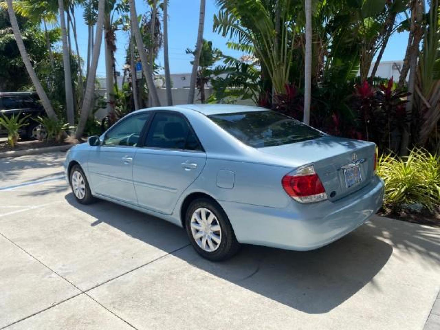 2005 Sky Blue Pearl /Stone Toyota Camry LE FL LOW MILES SUNROOF LEATHER (4T1BE32K25U) with an 2.4L DOHC SEFI Vvti 16-Valve 4-Cyl Engine engine, Automatic transmission, located at 4701 North Dixie Hwy, Pompano Beach, FL, 33064, (954) 422-2889, 26.240938, -80.123474 - OUR WEBPAGE FLORIDACARS1.COM HAS OVER 100 PHOTOS AND FREE CARFAX LINK 2005 TOYOTA CAMRY LE SUNROOF LEATHER VIN: 4T1BE32K25U531416 4 T 1 B E 3 2 K 2 5 U 5 3 1 4 1 6 SEDAN 4 DR 2.4L I4 F DOHC 16V 4 CYL 34 MPG GASOLINE FRONT WHEEL DRIVE Top Features JBL Sound System Leather Seats Basic Features ABS Bra - Photo#5