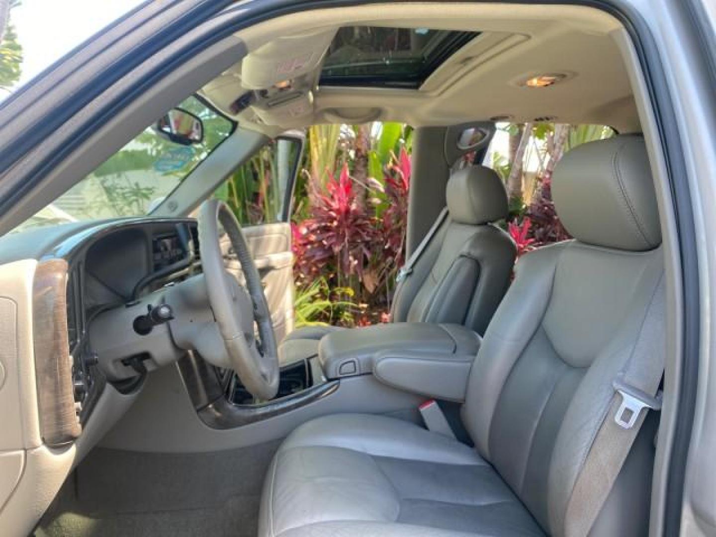 2005 Steel Gray Metallic /Stone Gray GMC Yukon XL Denali AWD LOW MILES 60,526 (1GKFK66U55J) with an 6.0L Vortec 6000 V8 SFI Engine engine, Automatic transmission, located at 4701 North Dixie Hwy, Pompano Beach, FL, 33064, (954) 422-2889, 26.240938, -80.123474 - OUR WEBPAGE FLORIDACARS1.COM HAS OVER 100 PHOTOS AND FREE CARFAX LINK 2005 GMC YUKON XL DENALI VIN: 1GKFK66U55J166568 1 G K F K 6 6 U 5 5 J 1 6 6 5 6 8 4 DOOR WAGON/SPORT UTILITY 6.0L V8 F GASOLINE ALL WHEEL DRIVE Top Features 4WD/AWD Rear Air Conditioning Alloy Wheels Rear Seat Heaters BOSE Sound S - Photo#10