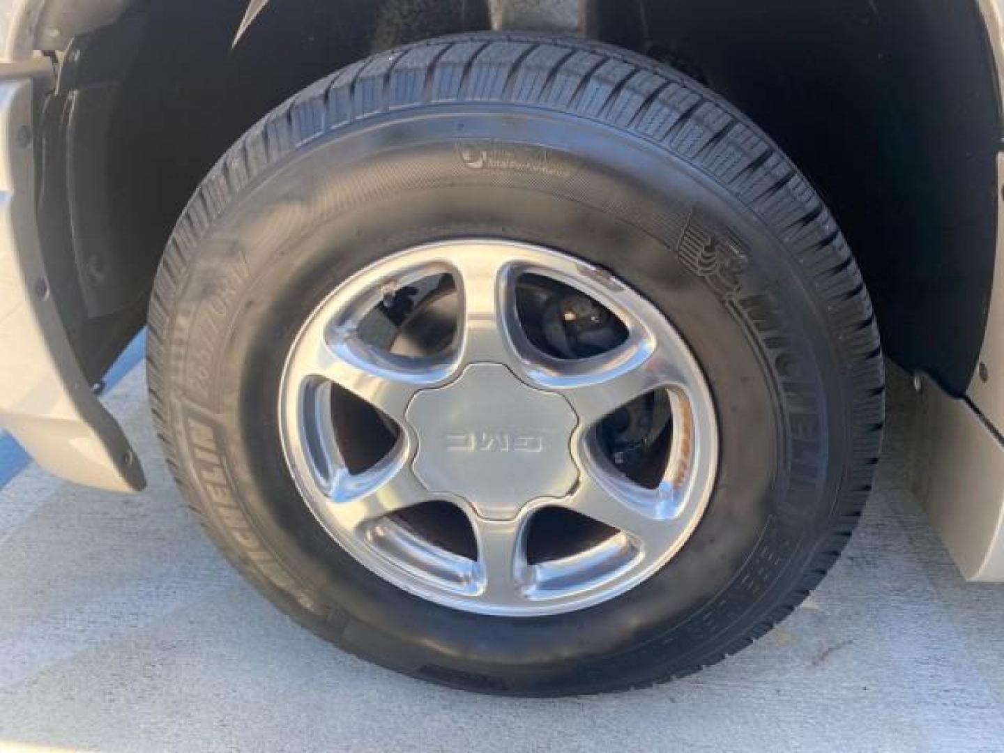 2005 Steel Gray Metallic /Stone Gray GMC Yukon XL Denali AWD LOW MILES 60,526 (1GKFK66U55J) with an 6.0L Vortec 6000 V8 SFI Engine engine, Automatic transmission, located at 4701 North Dixie Hwy, Pompano Beach, FL, 33064, (954) 422-2889, 26.240938, -80.123474 - OUR WEBPAGE FLORIDACARS1.COM HAS OVER 100 PHOTOS AND FREE CARFAX LINK 2005 GMC YUKON XL DENALI VIN: 1GKFK66U55J166568 1 G K F K 6 6 U 5 5 J 1 6 6 5 6 8 4 DOOR WAGON/SPORT UTILITY 6.0L V8 F GASOLINE ALL WHEEL DRIVE Top Features 4WD/AWD Rear Air Conditioning Alloy Wheels Rear Seat Heaters BOSE Sound S - Photo#19